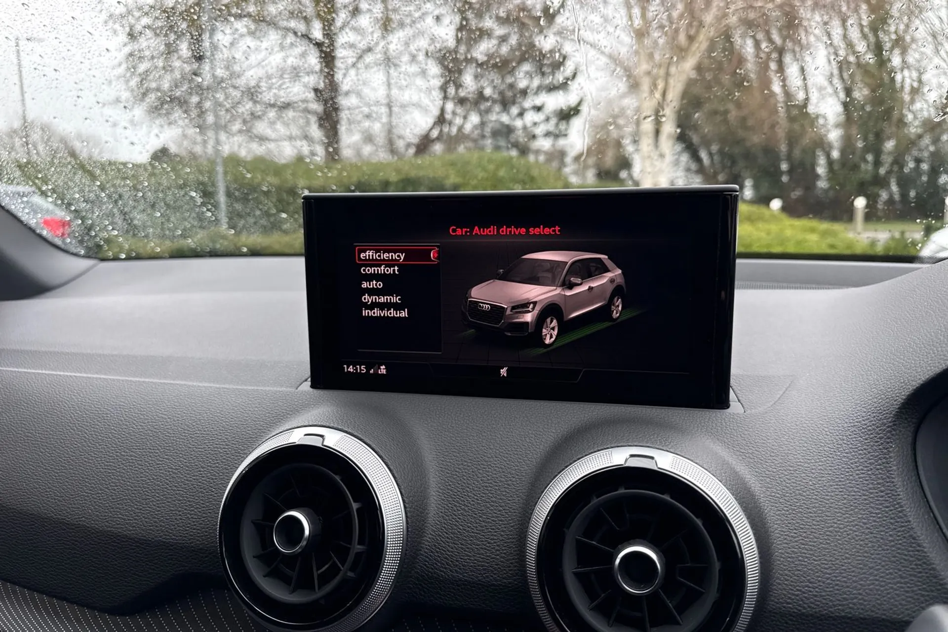 Audi Q2 thumbnail image number 35