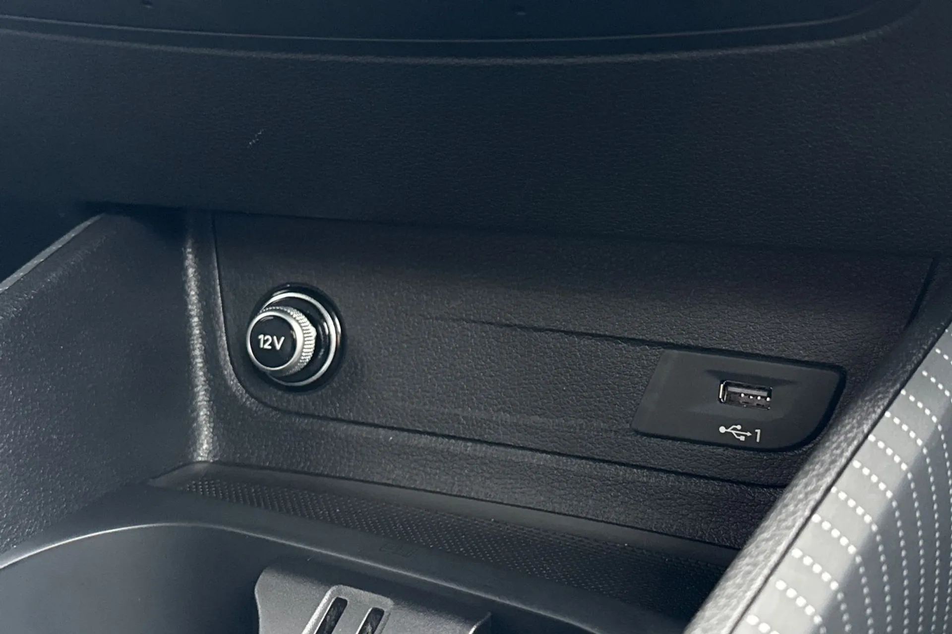 Audi Q2 thumbnail image number 23