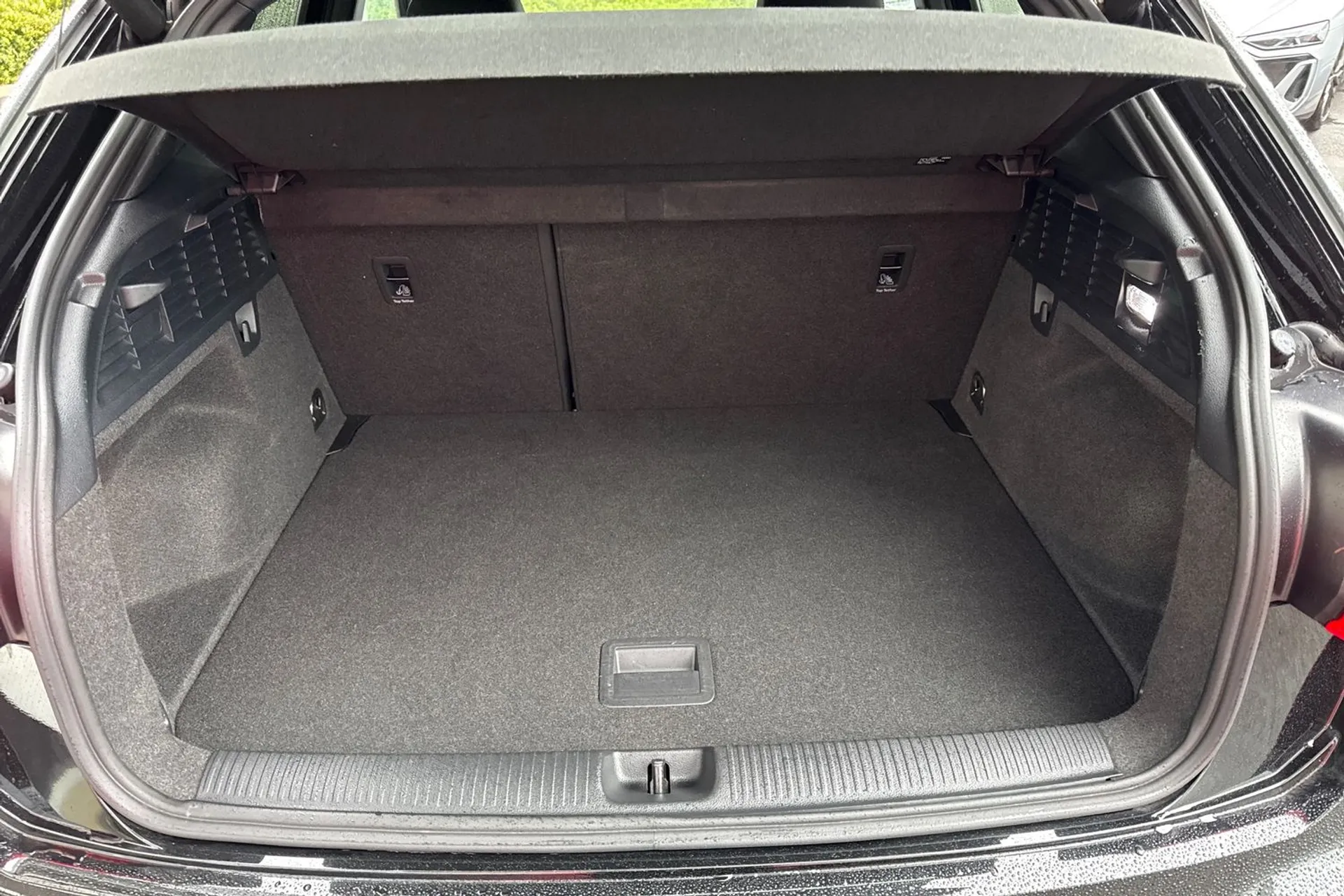 Audi Q2 thumbnail image number 28