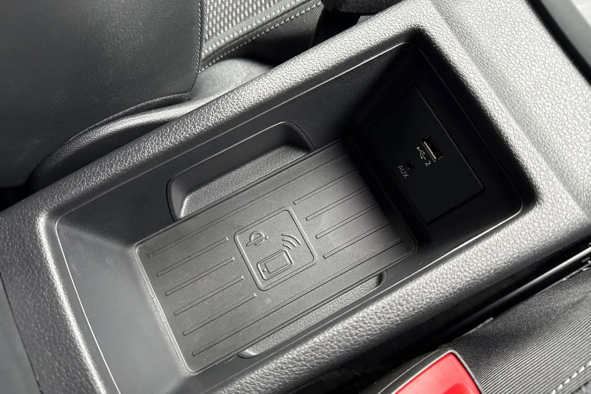 Audi Q2 thumbnail image number 18