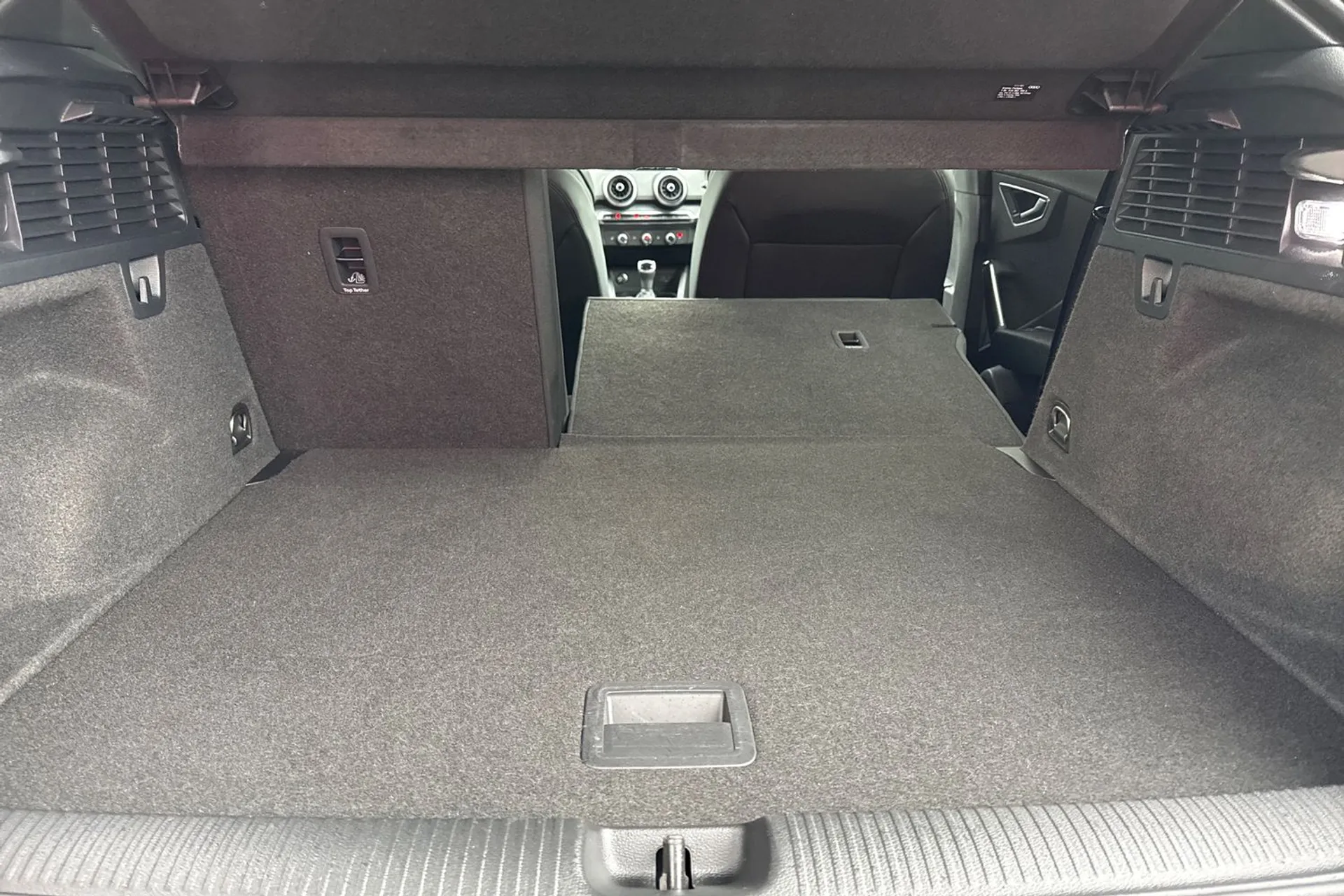 Audi Q2 thumbnail image number 32