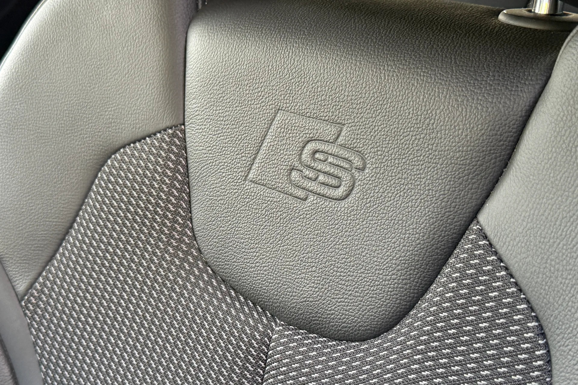 Audi Q2 thumbnail image number 37