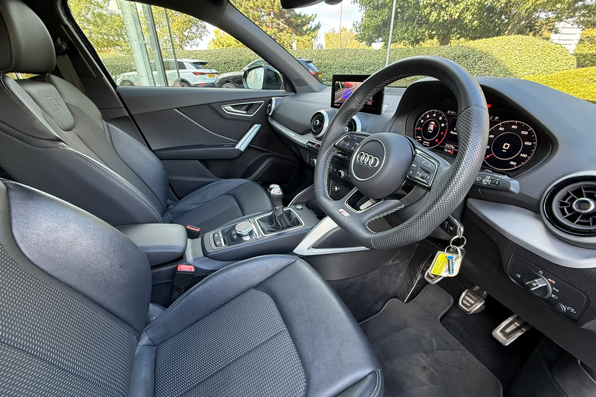 Audi Q2 thumbnail image number 19