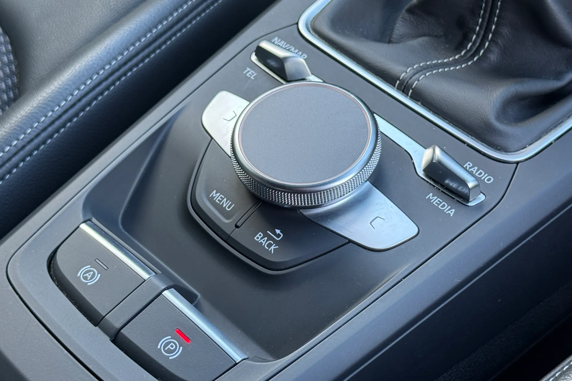 Audi Q2 thumbnail image number 20