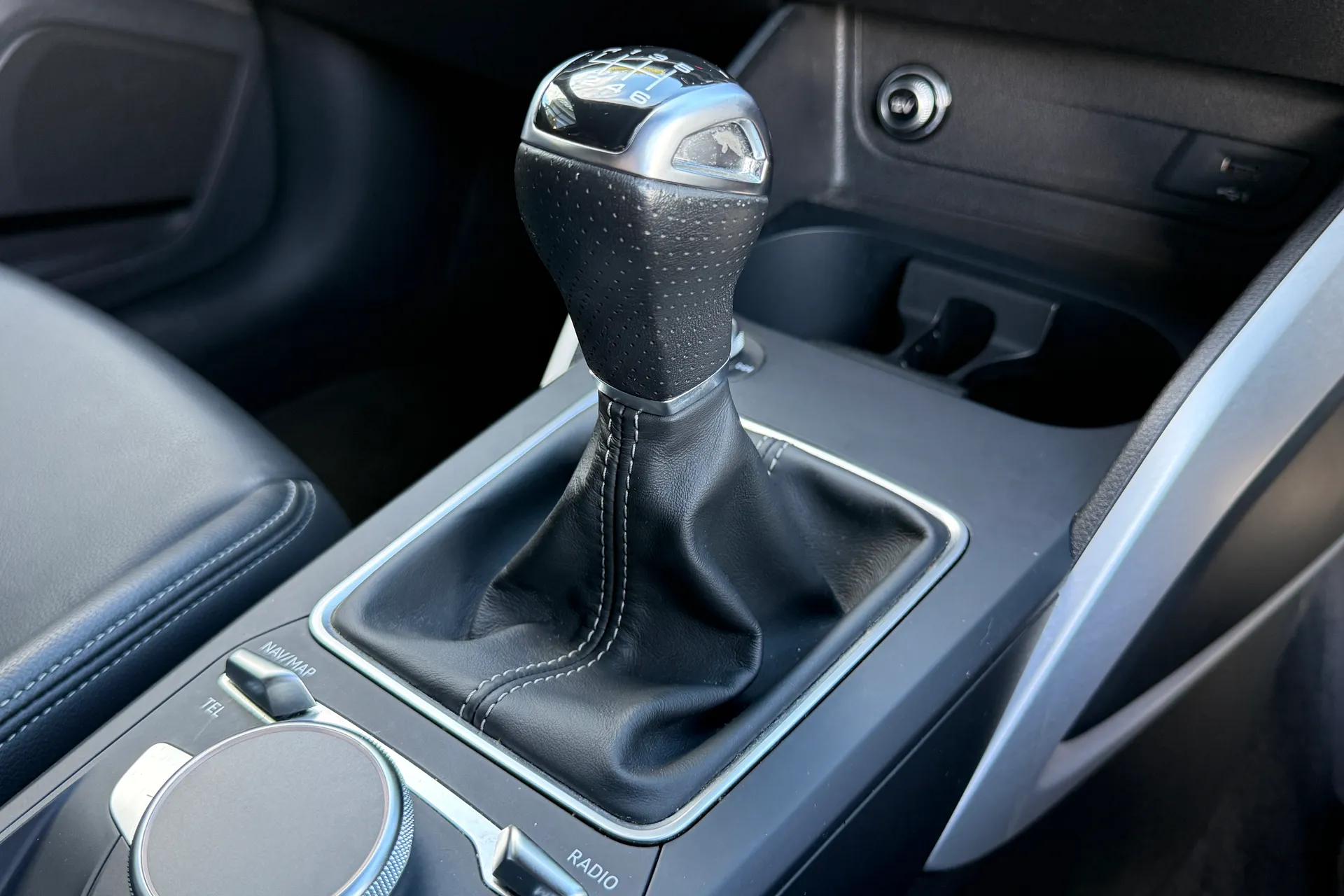 Audi Q2 thumbnail image number 17