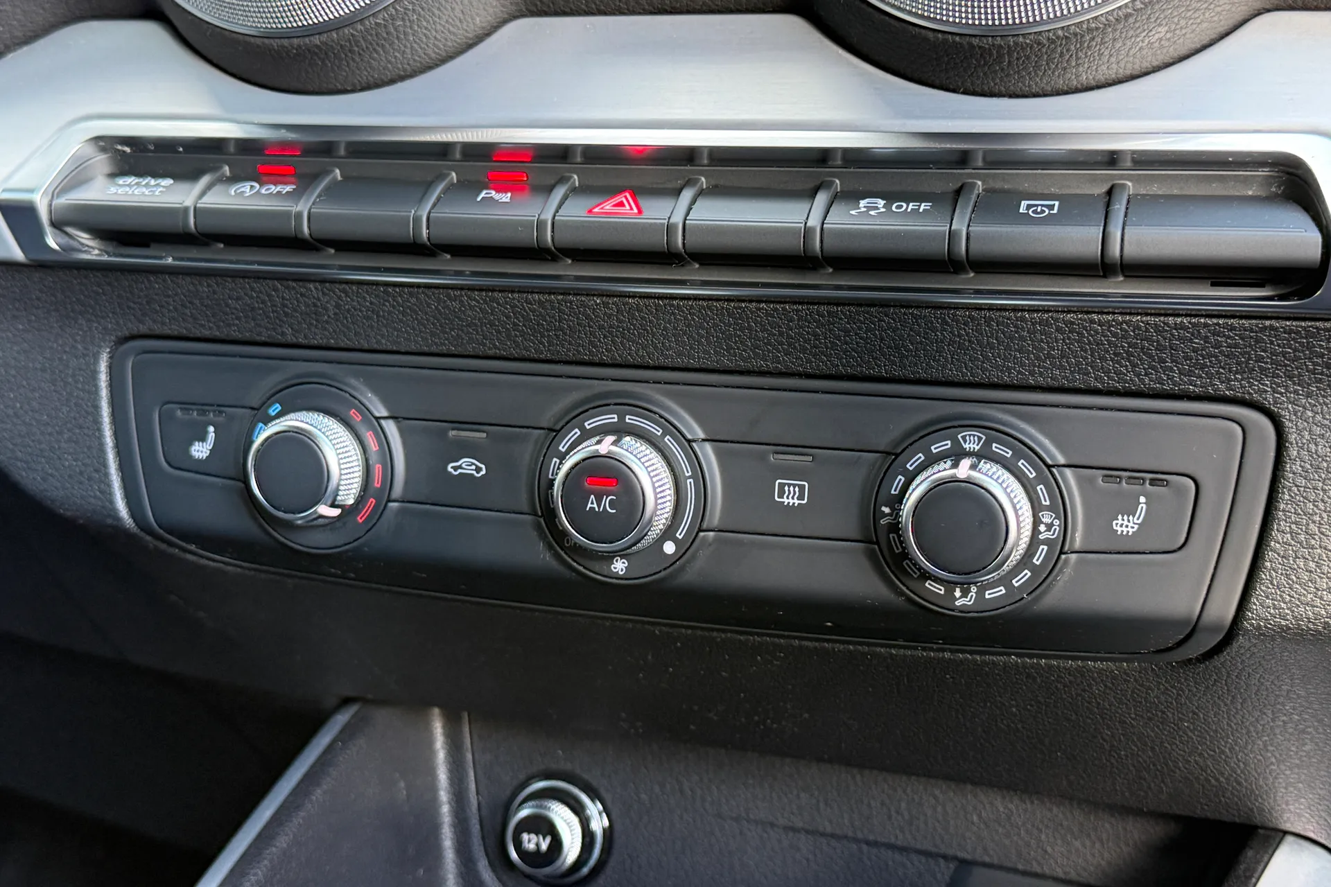 Audi Q2 thumbnail image number 35