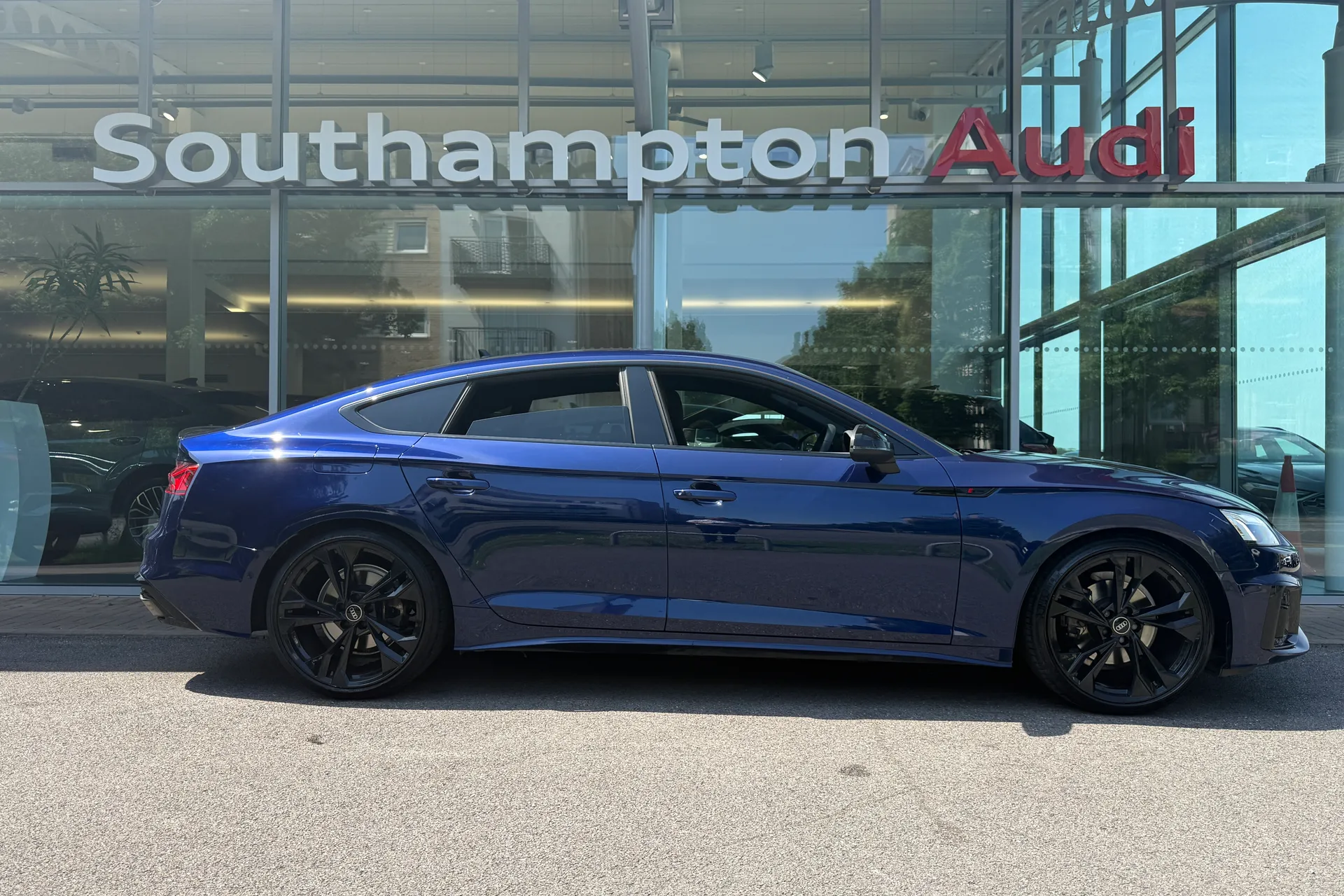 Audi A5 thumbnail image number 2