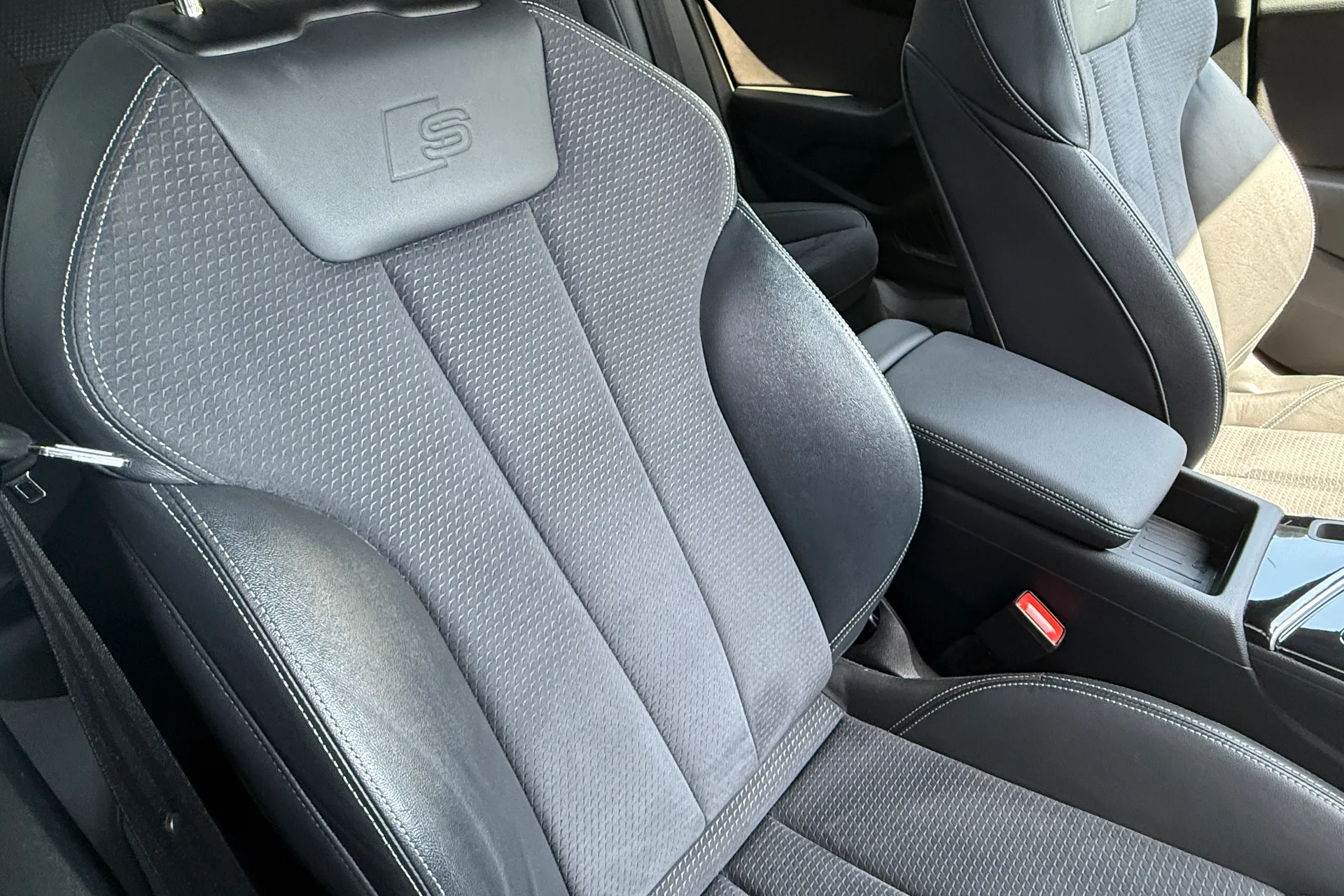 Audi A5 thumbnail image number 42