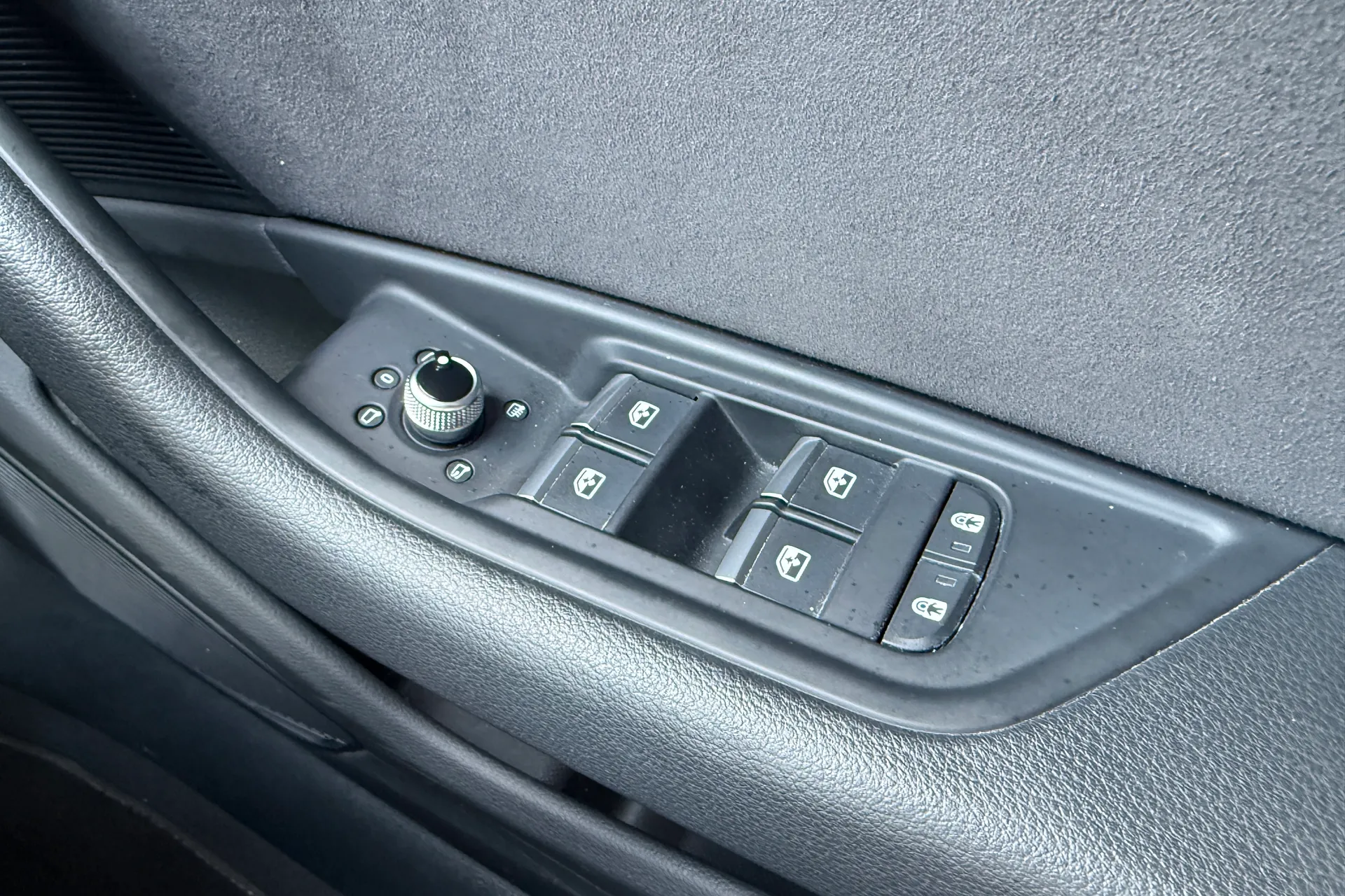 Audi A5 thumbnail image number 21