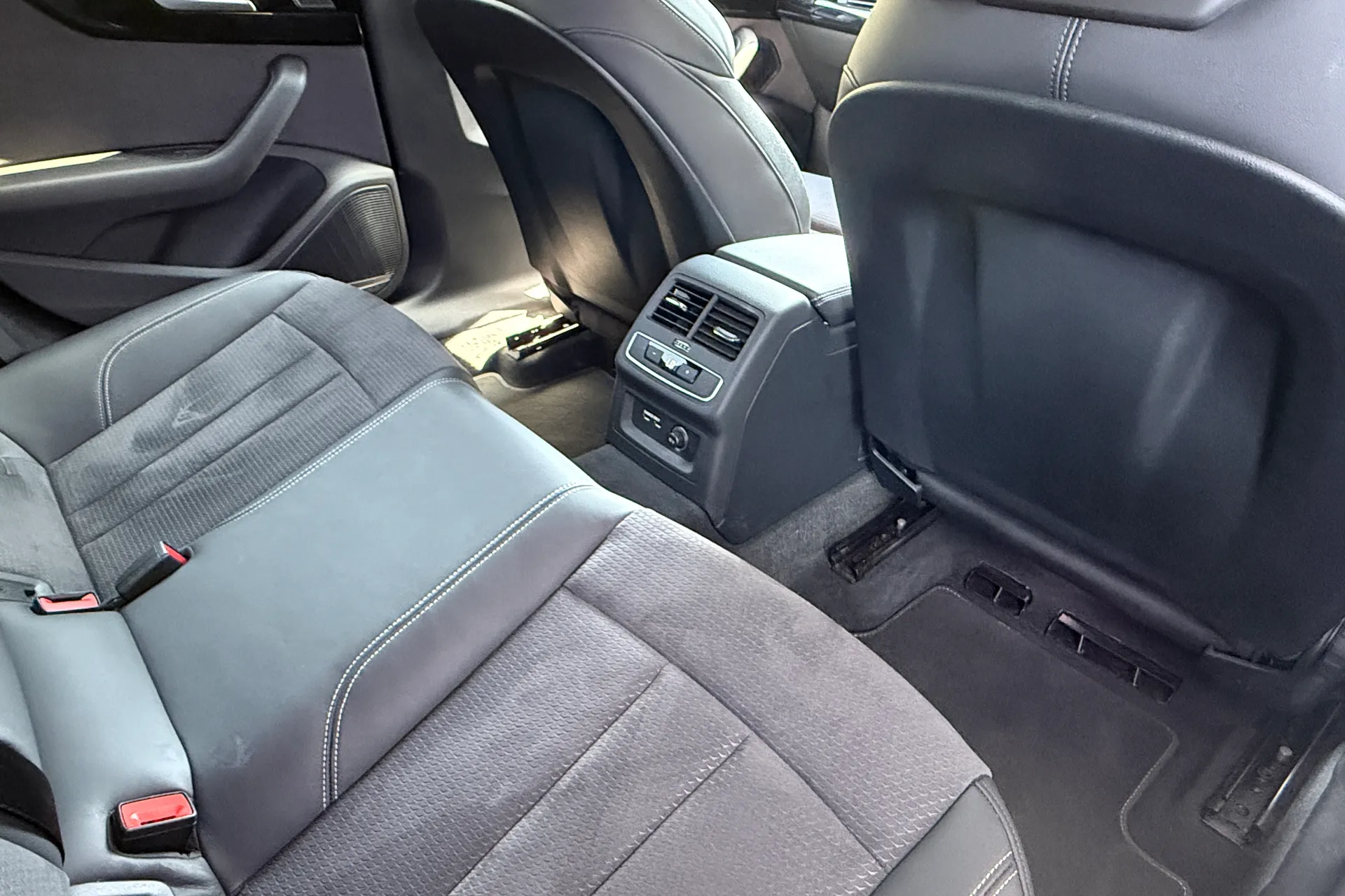Audi A5 thumbnail image number 46