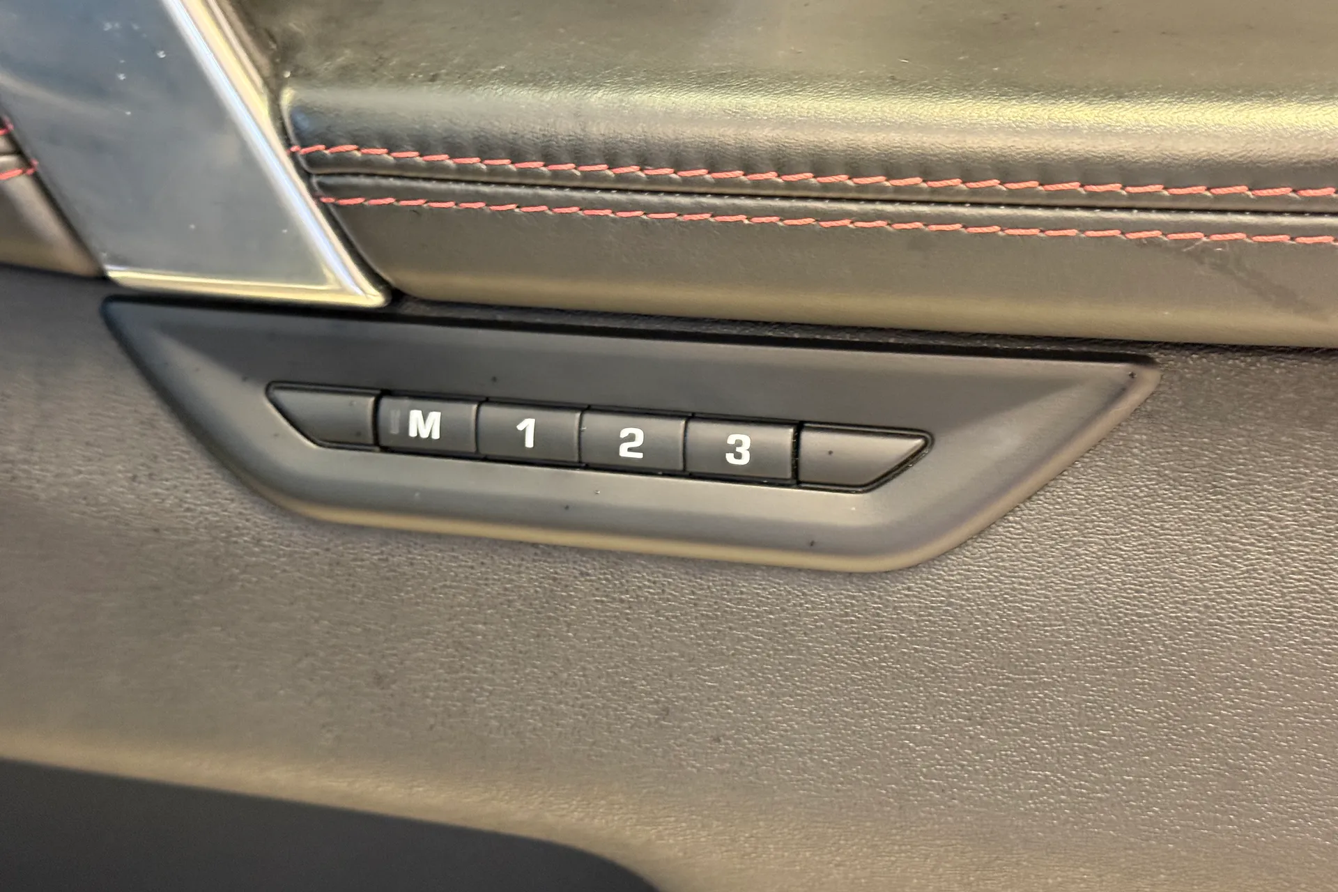 LAND ROVER DISCOVERY SPORT thumbnail image number 56