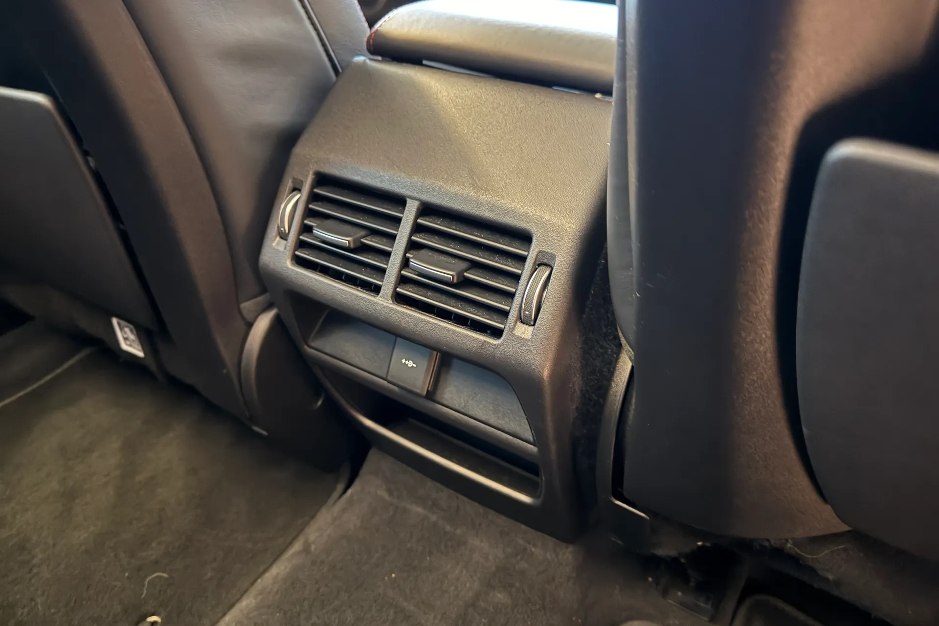 LAND ROVER DISCOVERY SPORT thumbnail image number 33