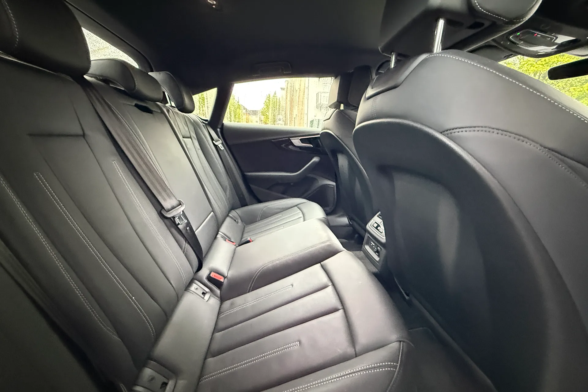 Audi A5 thumbnail image number 43