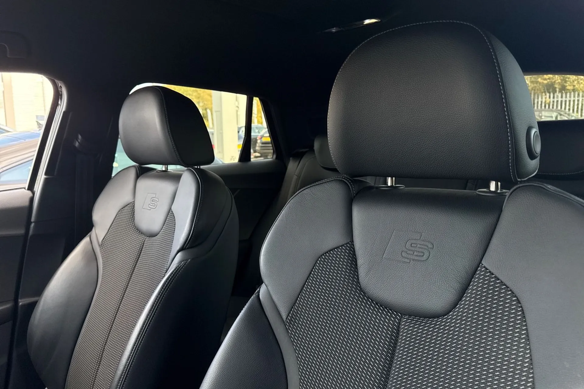 Audi Q2 thumbnail image number 27