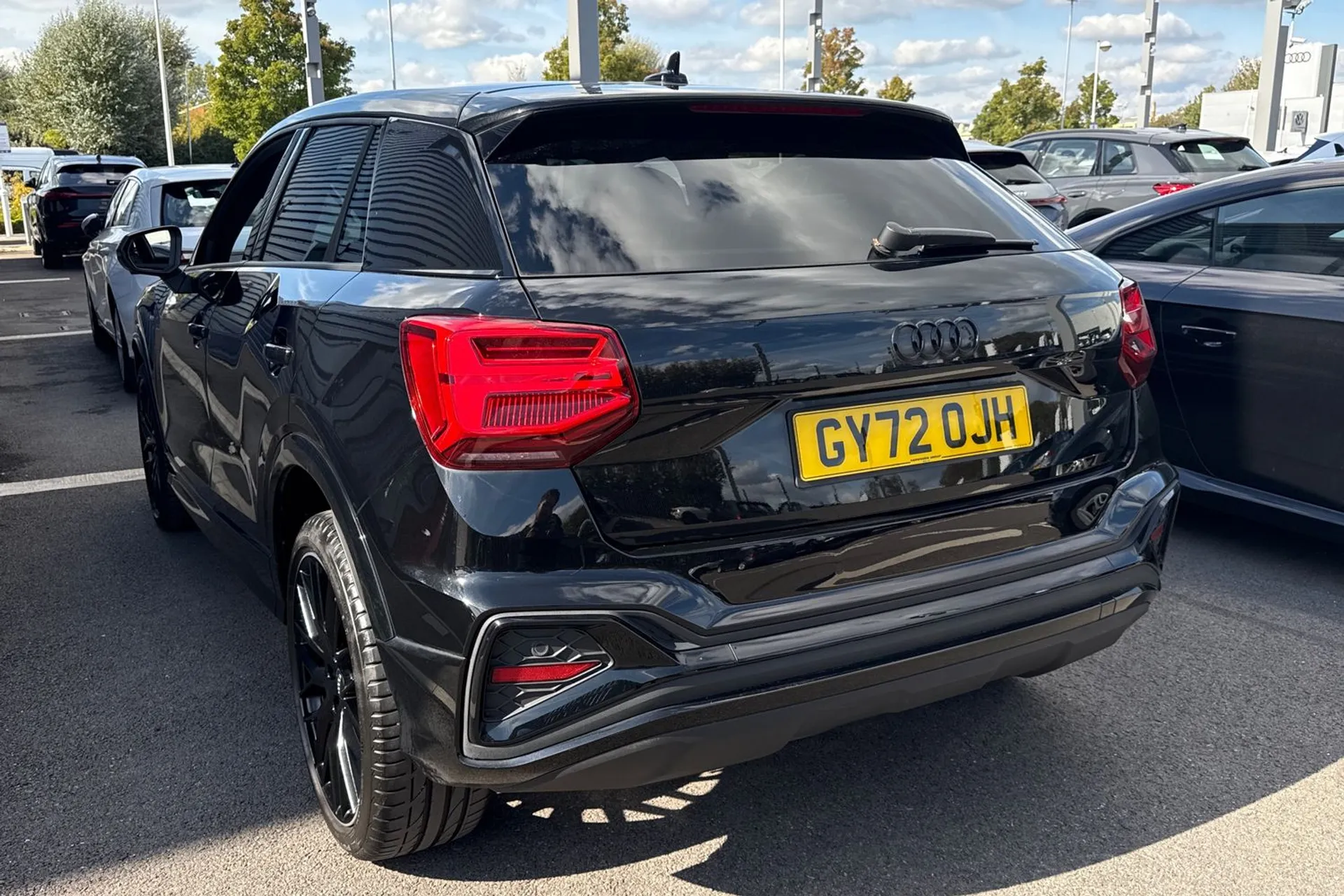 Audi Q2 thumbnail image number 16