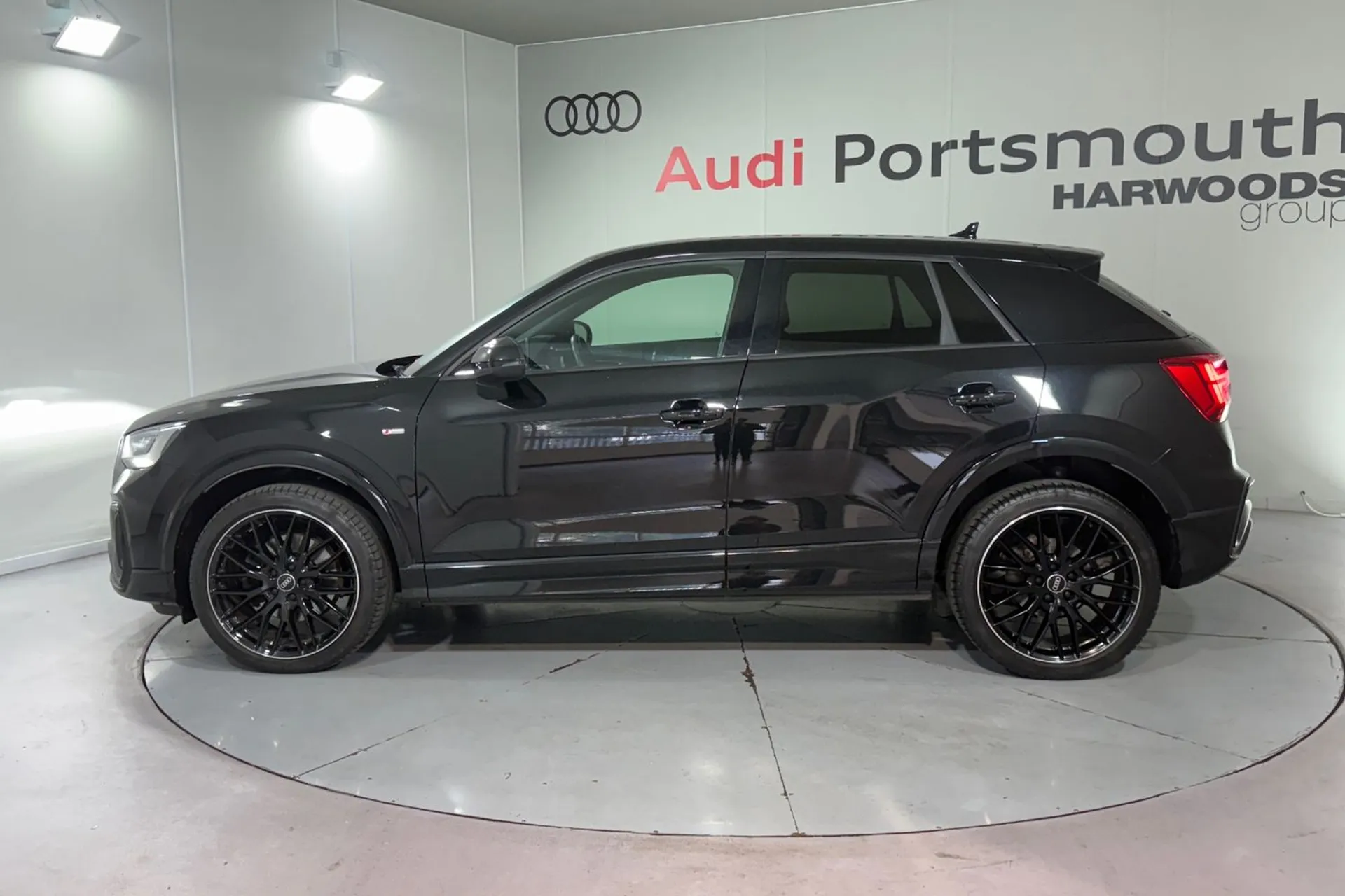 Audi Q2 thumbnail image number 9