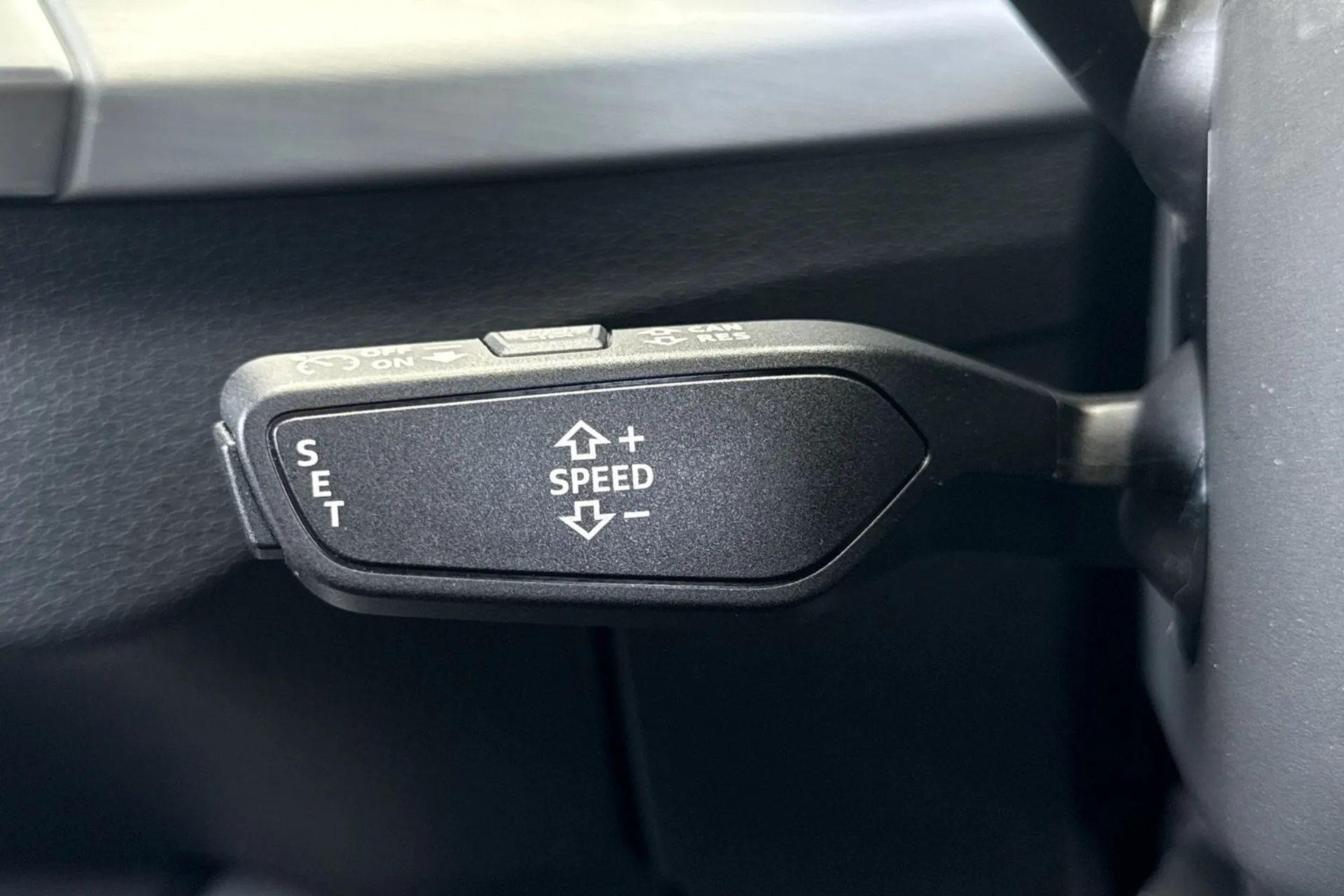 Audi Q2 thumbnail image number 37