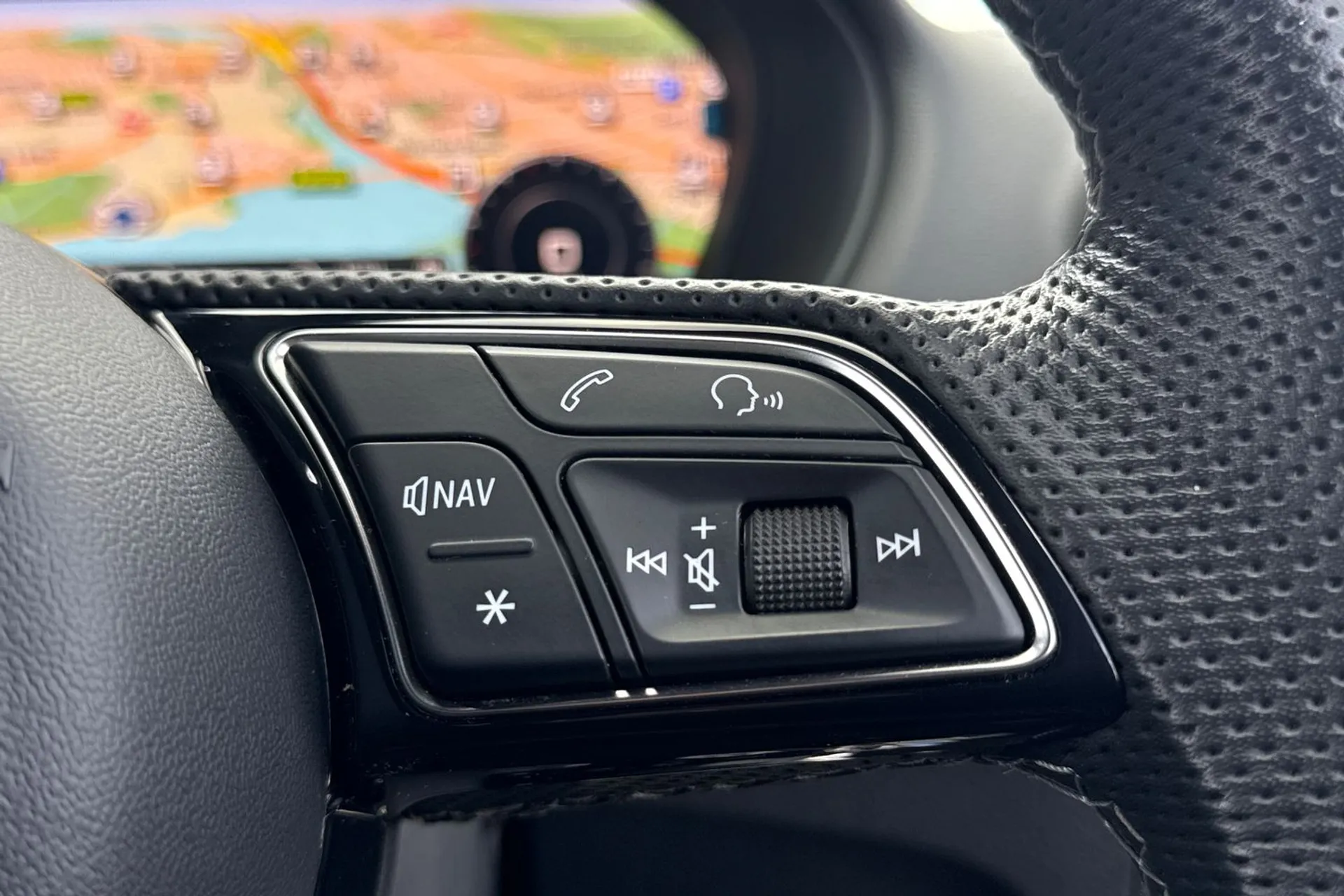 Audi Q2 thumbnail image number 36