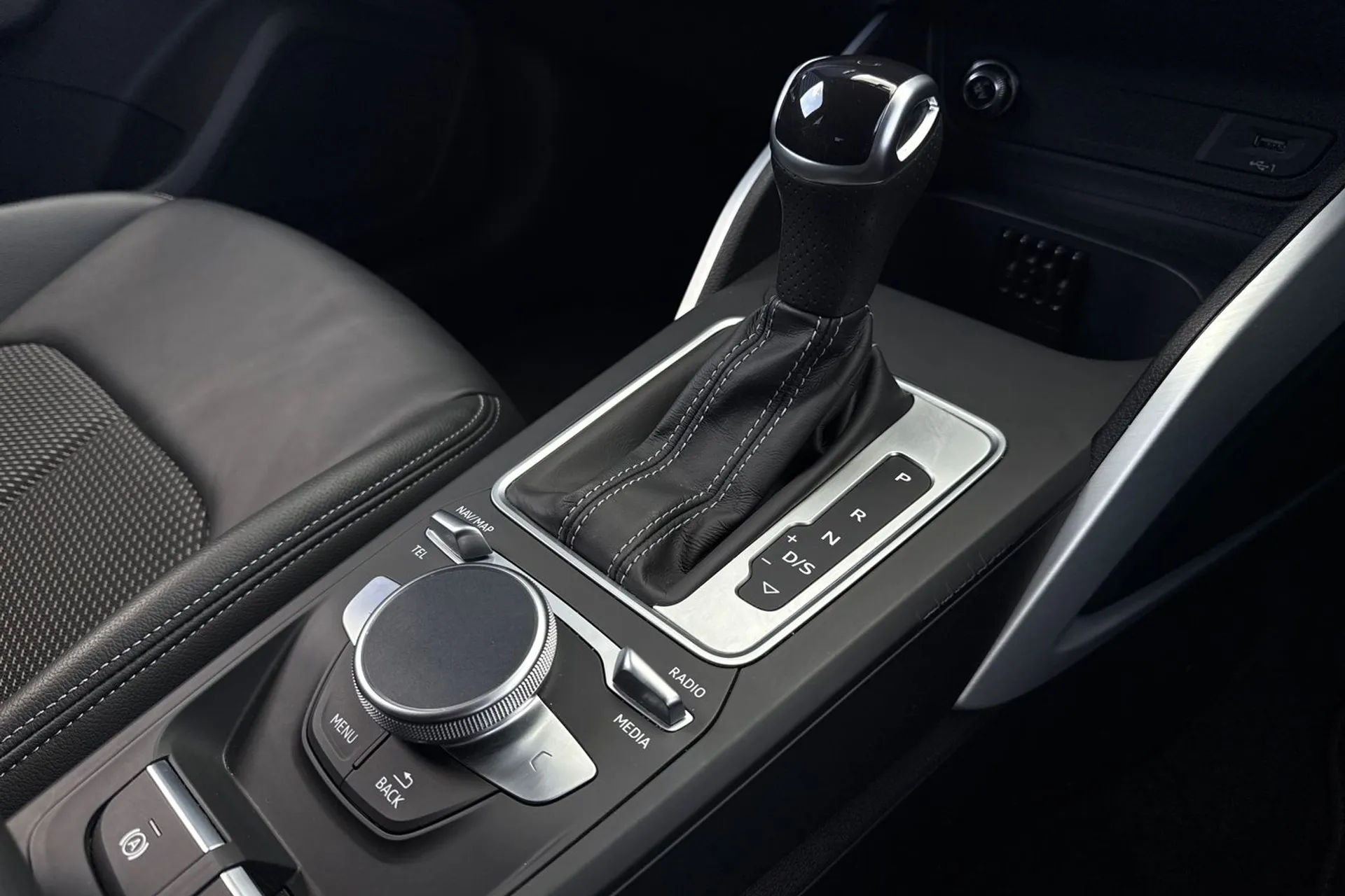 Audi Q2 thumbnail image number 40