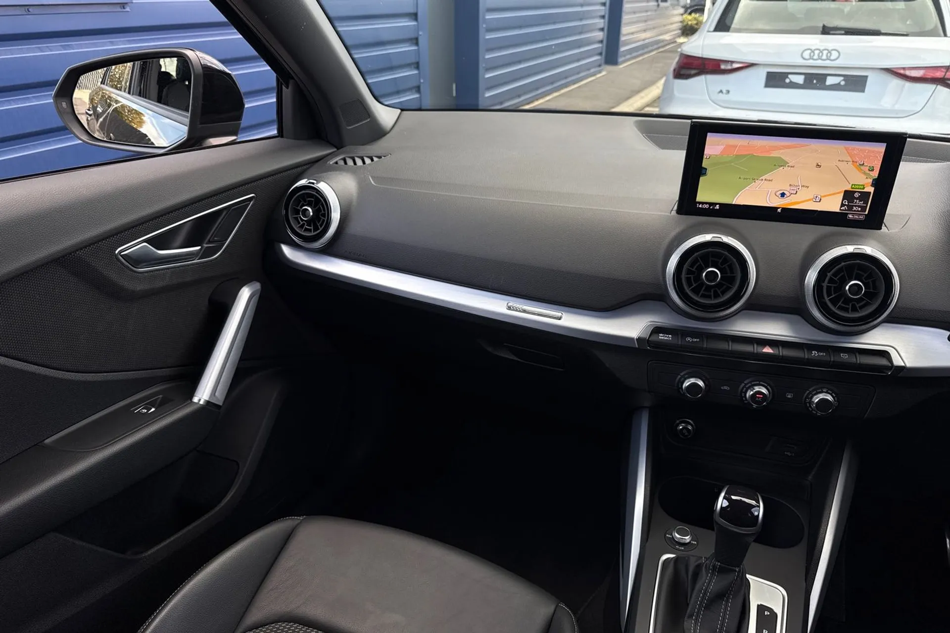 Audi Q2 thumbnail image number 30