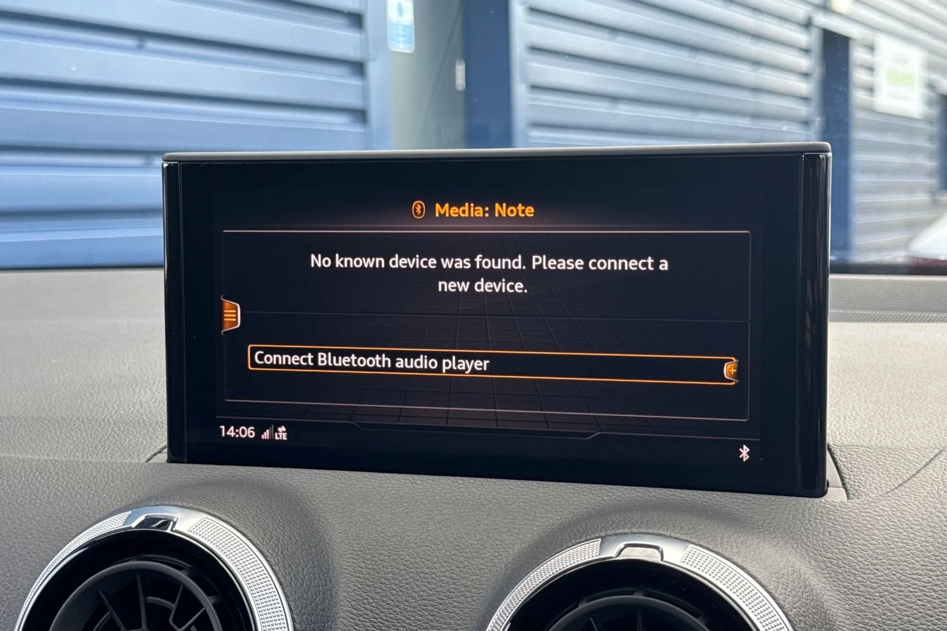 Audi Q2 thumbnail image number 32