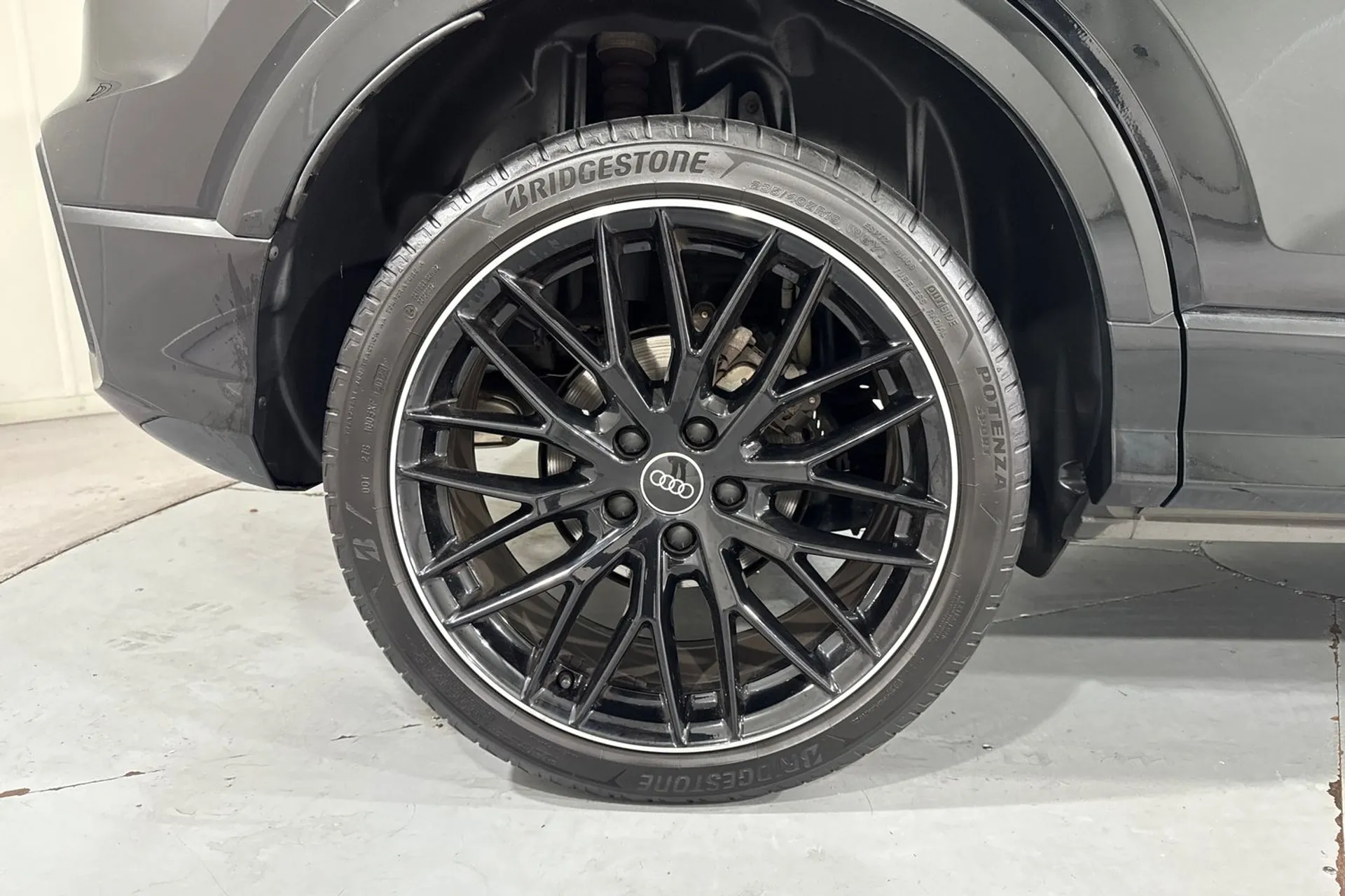 Audi Q2 thumbnail image number 12