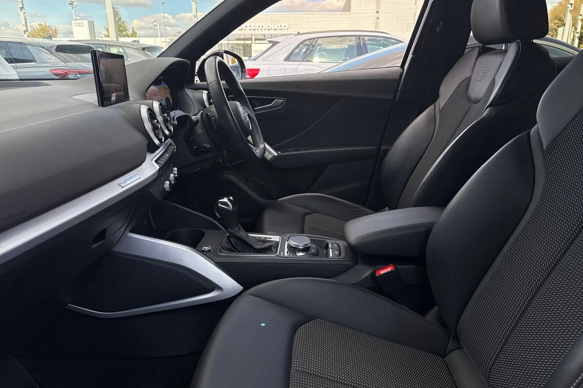 Audi Q2 thumbnail image number 26