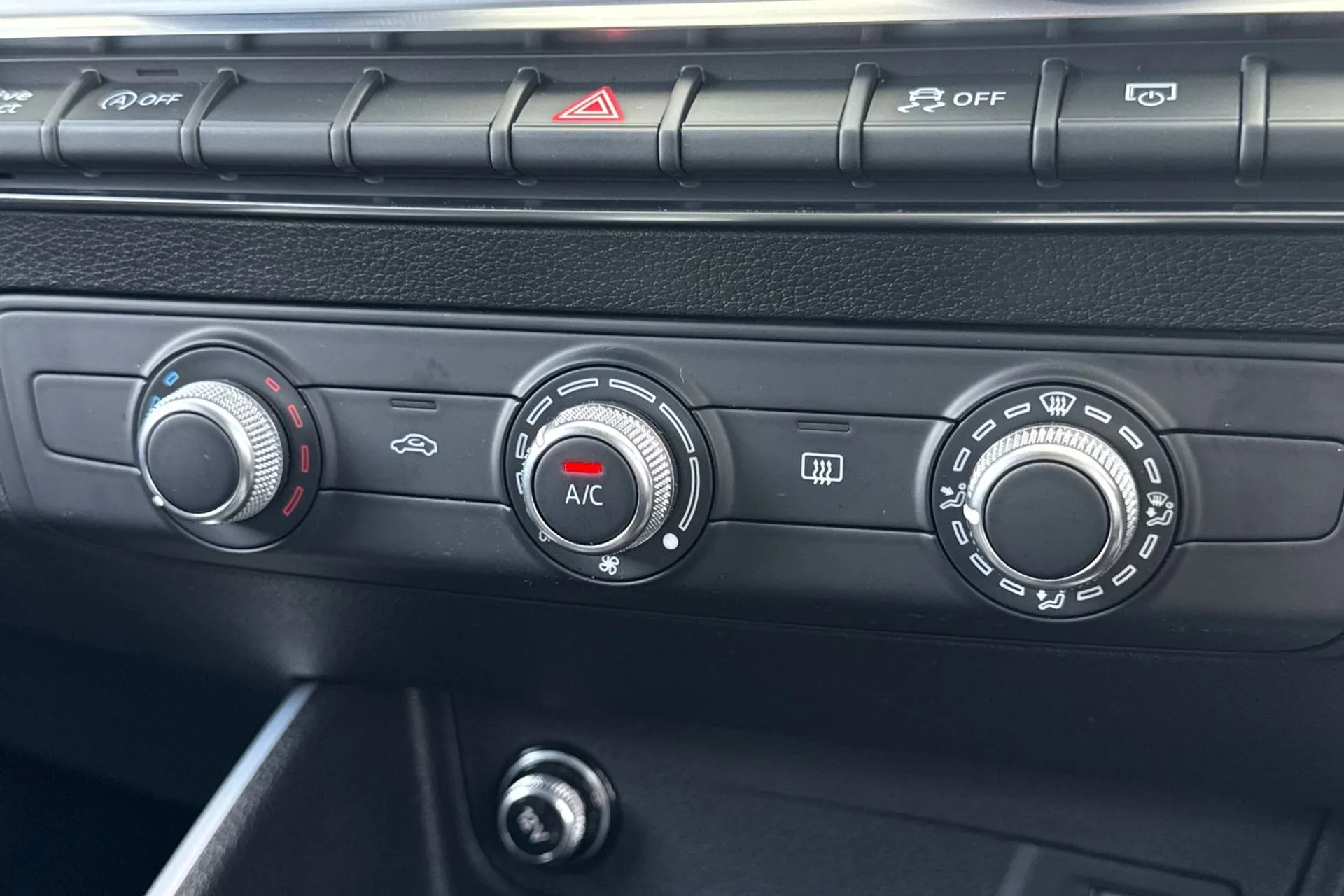 Audi Q2 thumbnail image number 38