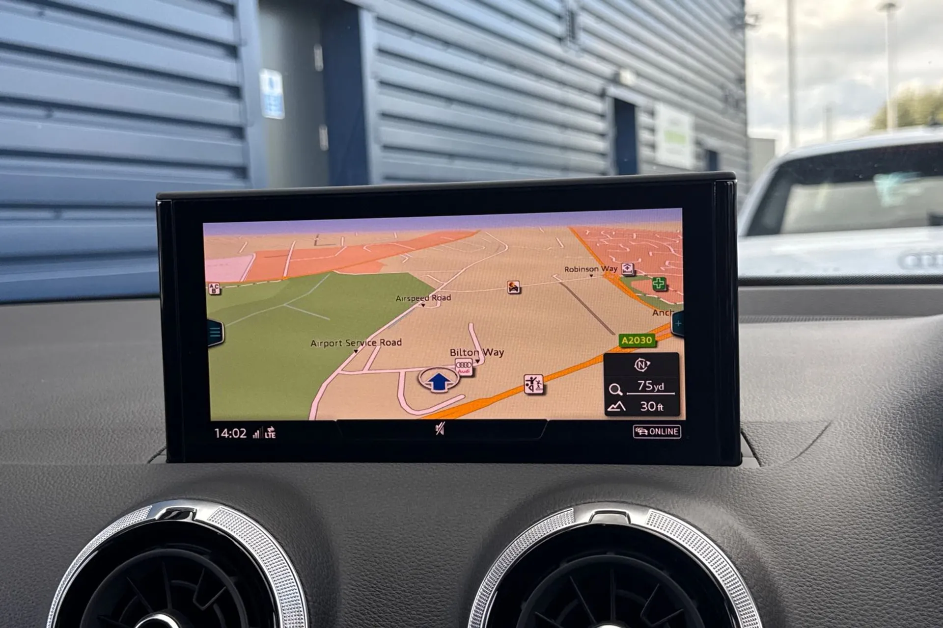 Audi Q2 thumbnail image number 4