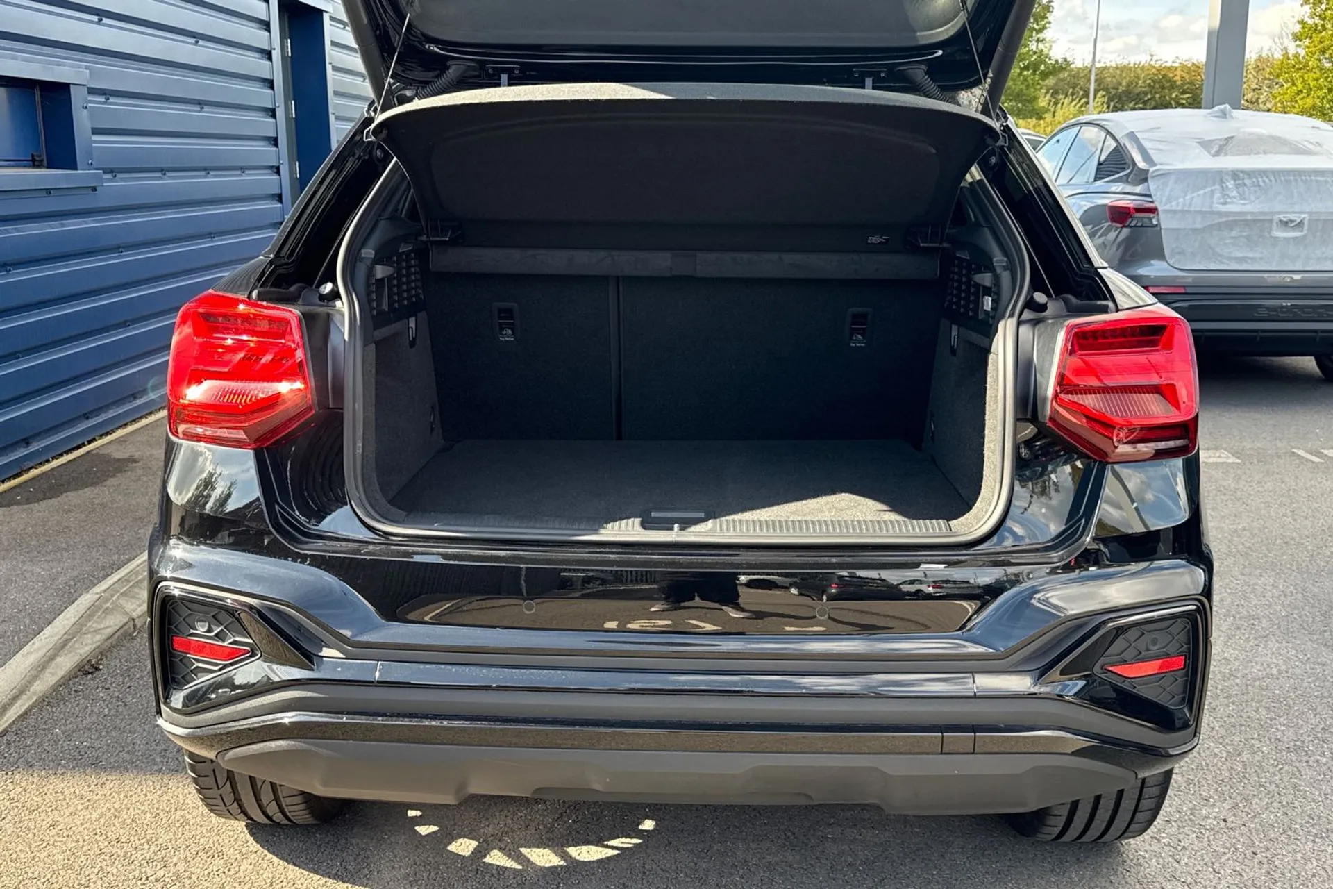 Audi Q2 thumbnail image number 17