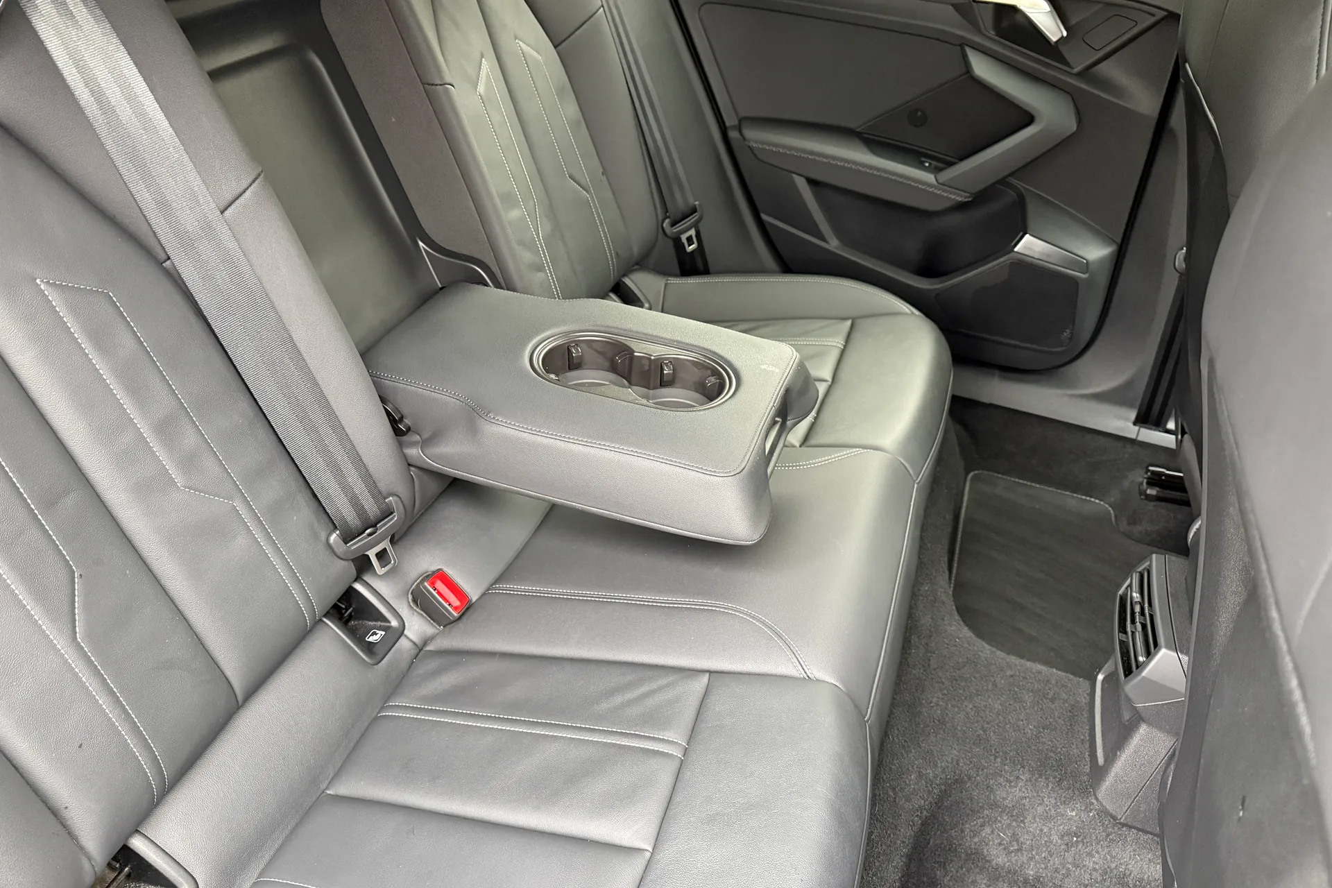 Audi A3 thumbnail image number 27