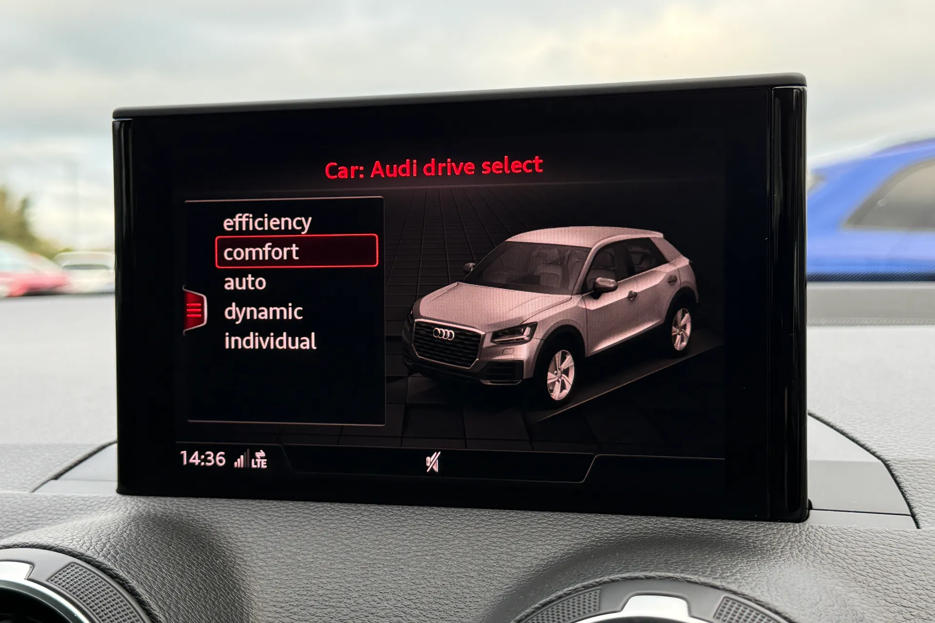 Audi Q2 thumbnail image number 8