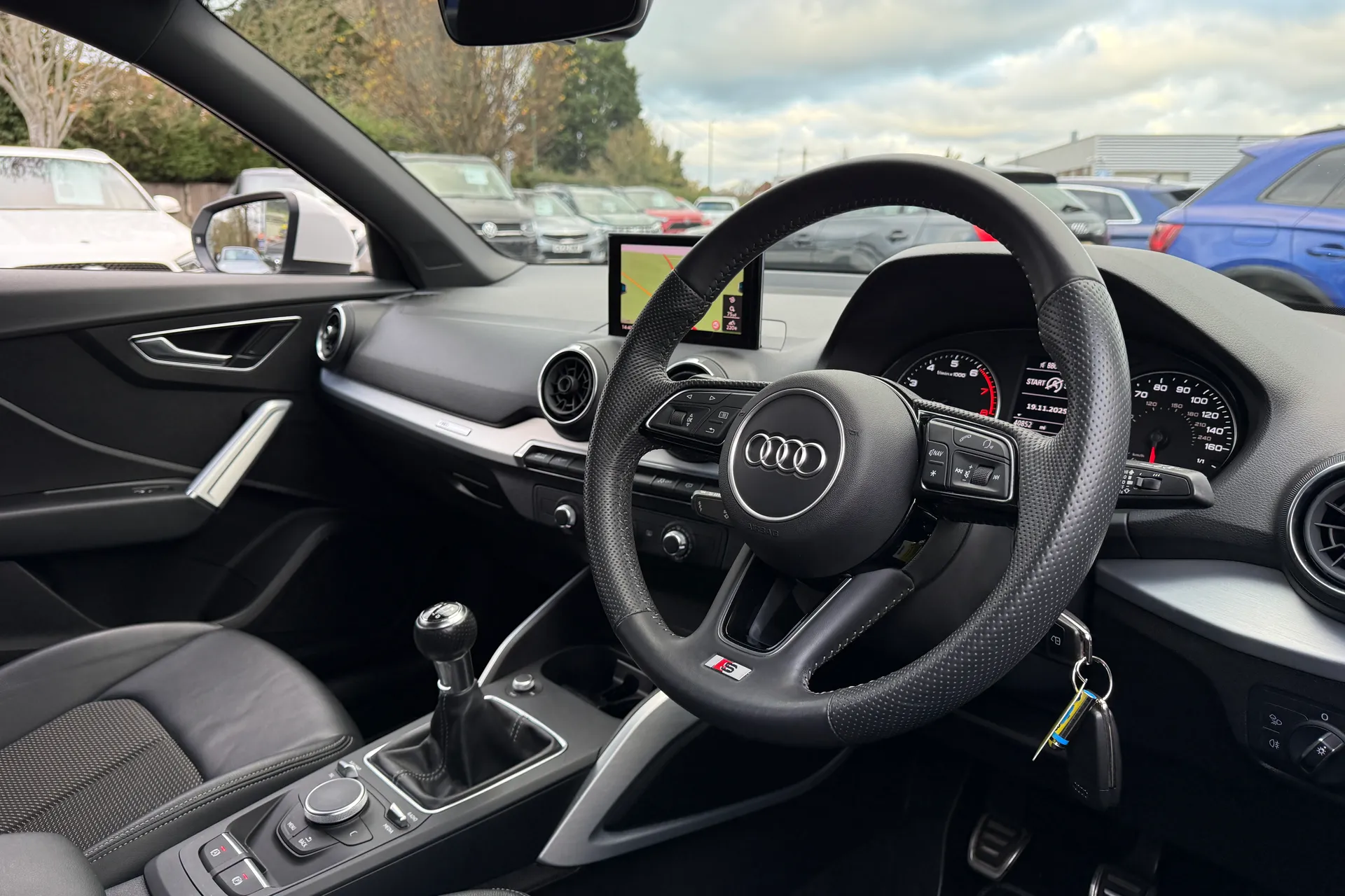 Audi Q2 thumbnail image number 23