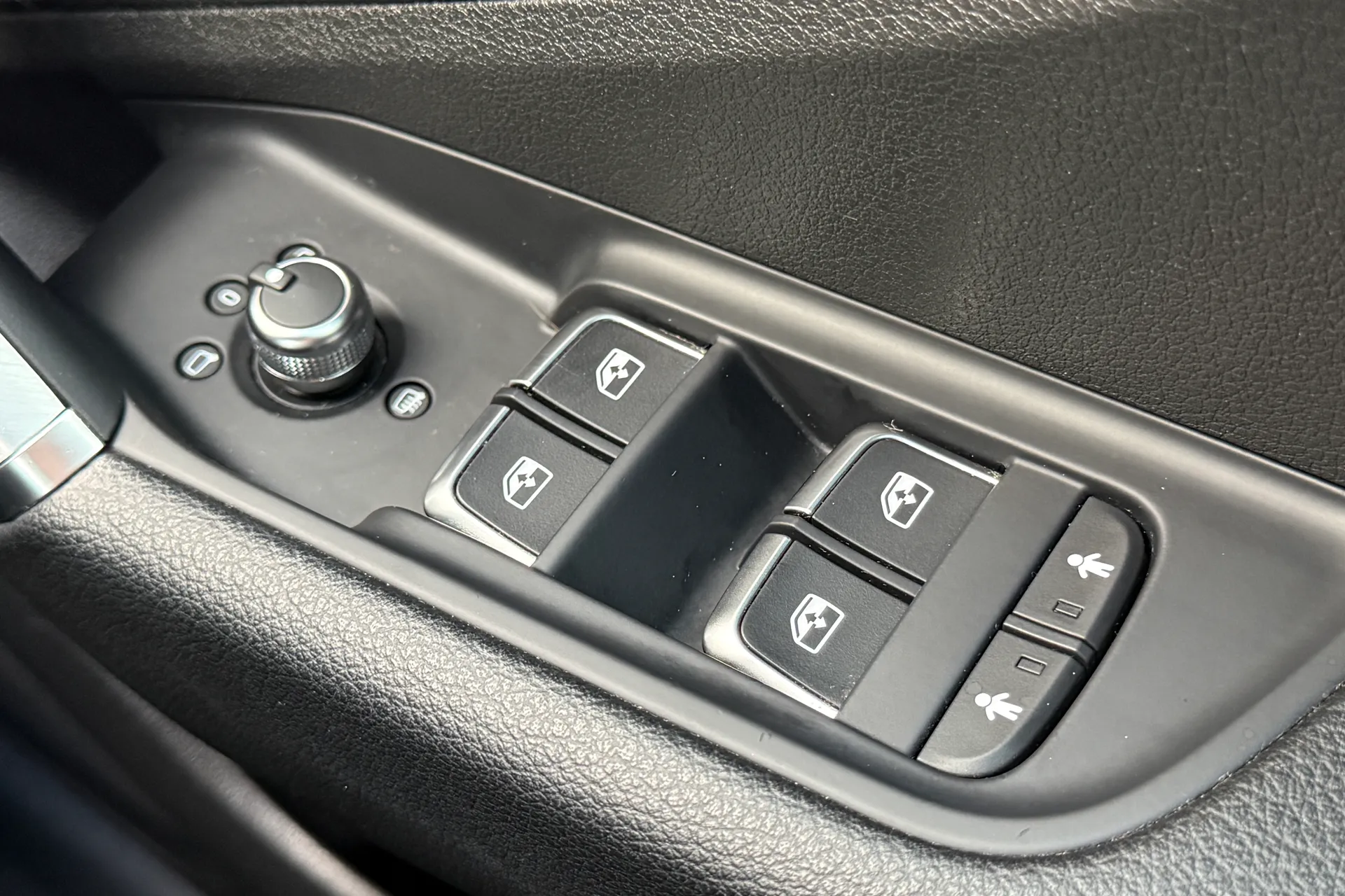 Audi Q2 thumbnail image number 14