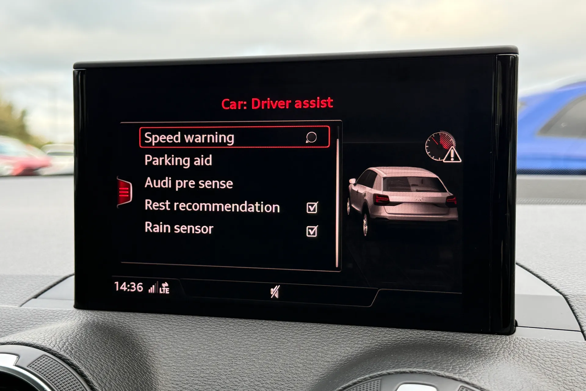 Audi Q2 thumbnail image number 9