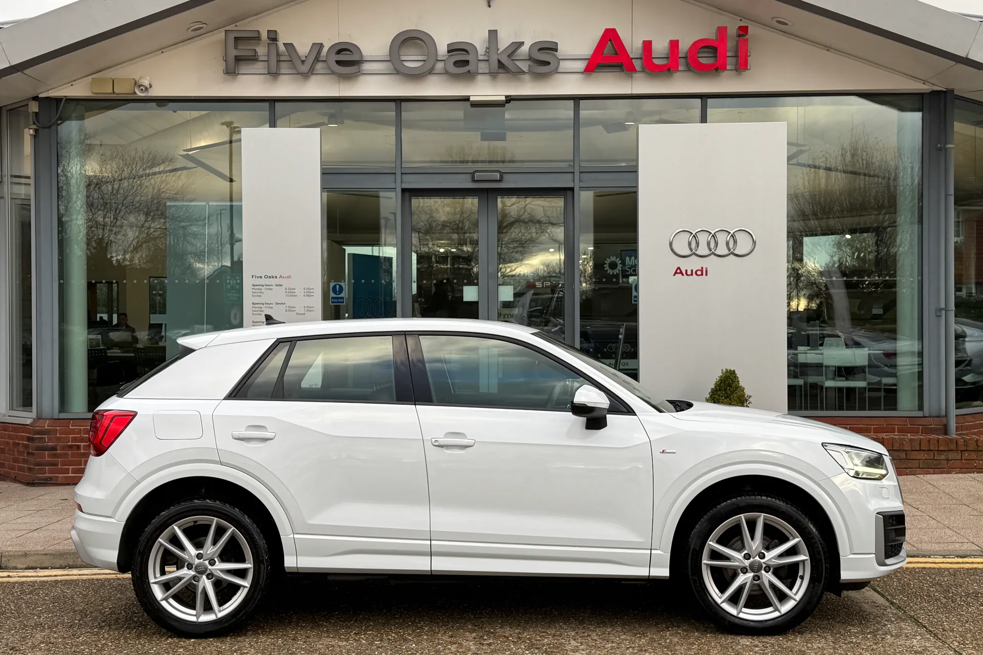 Audi Q2 thumbnail image number 2