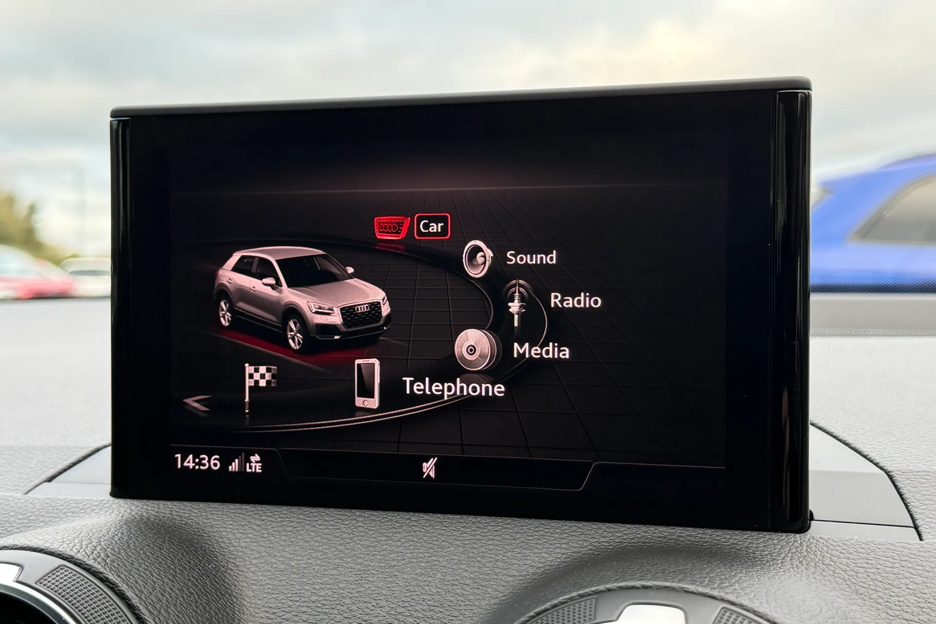 Audi Q2 thumbnail image number 11