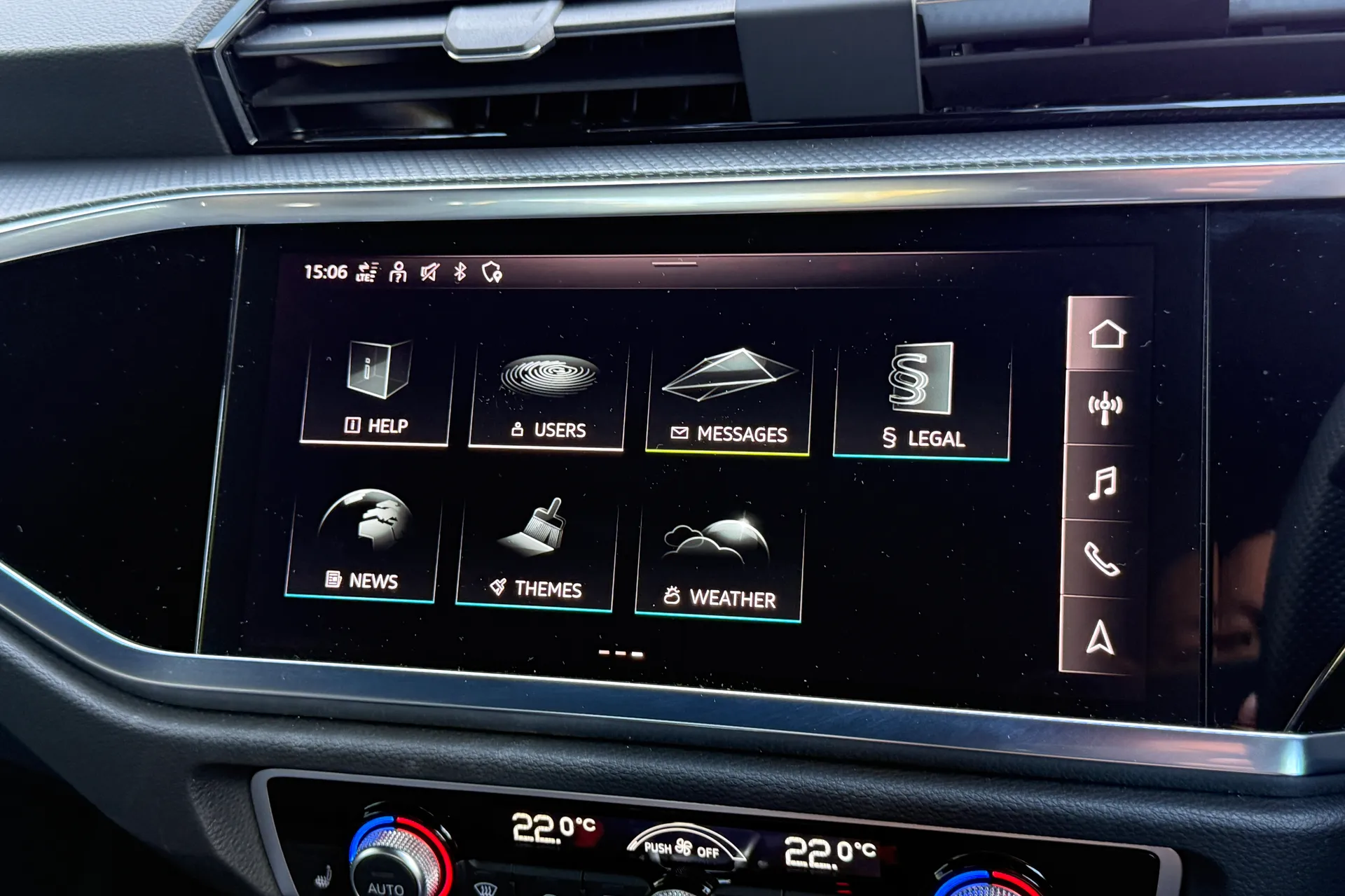 Audi Q3 thumbnail image number 13