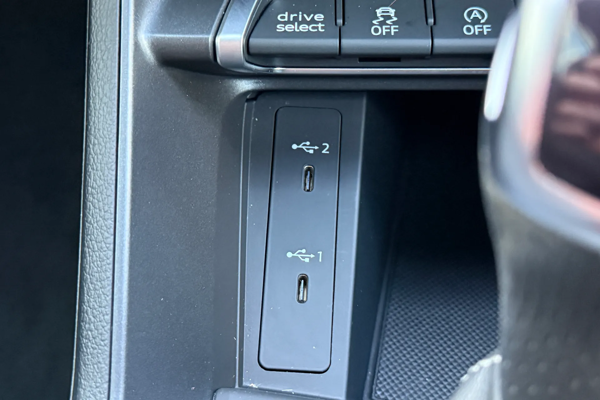 Audi Q3 thumbnail image number 18