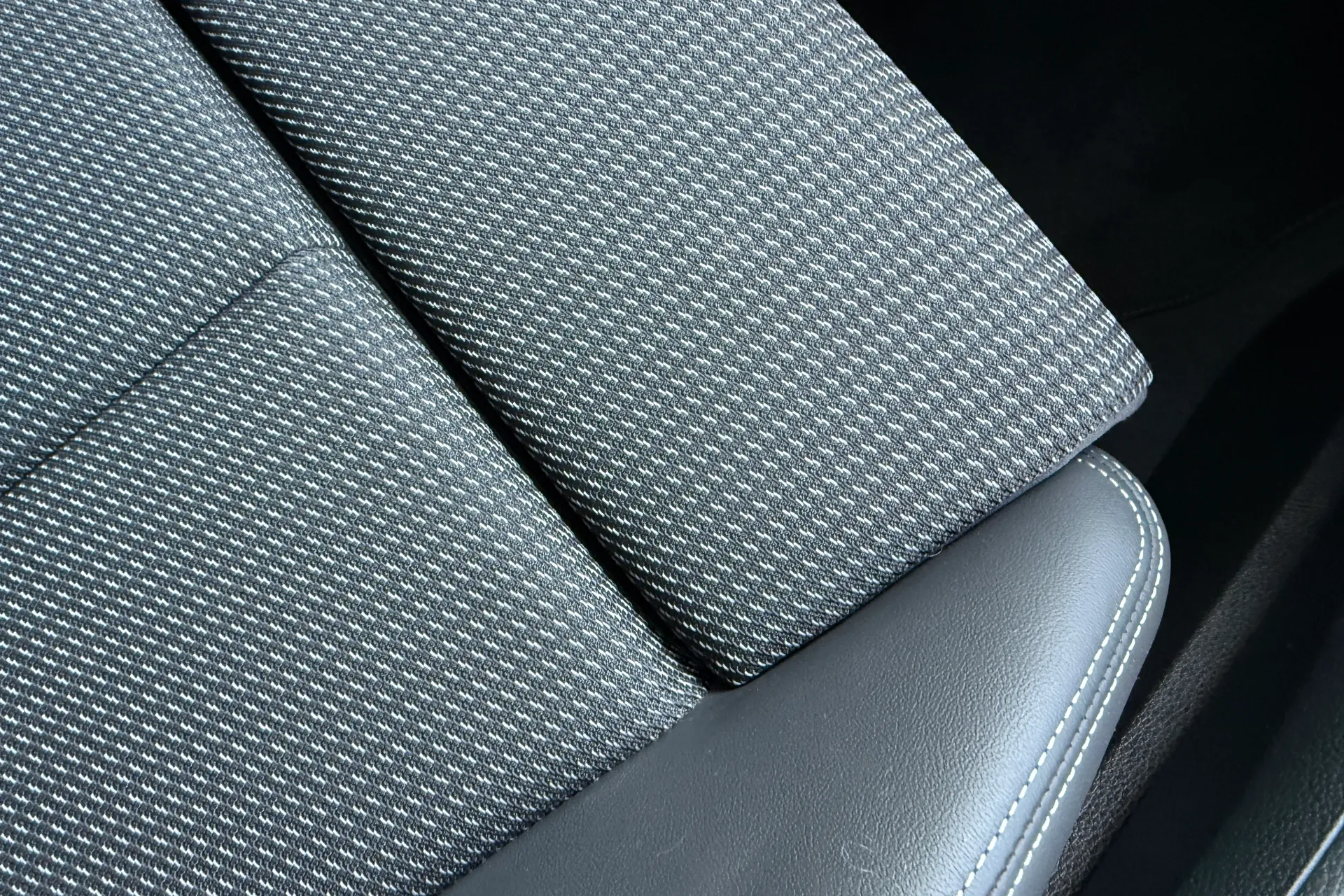 Audi Q3 thumbnail image number 23