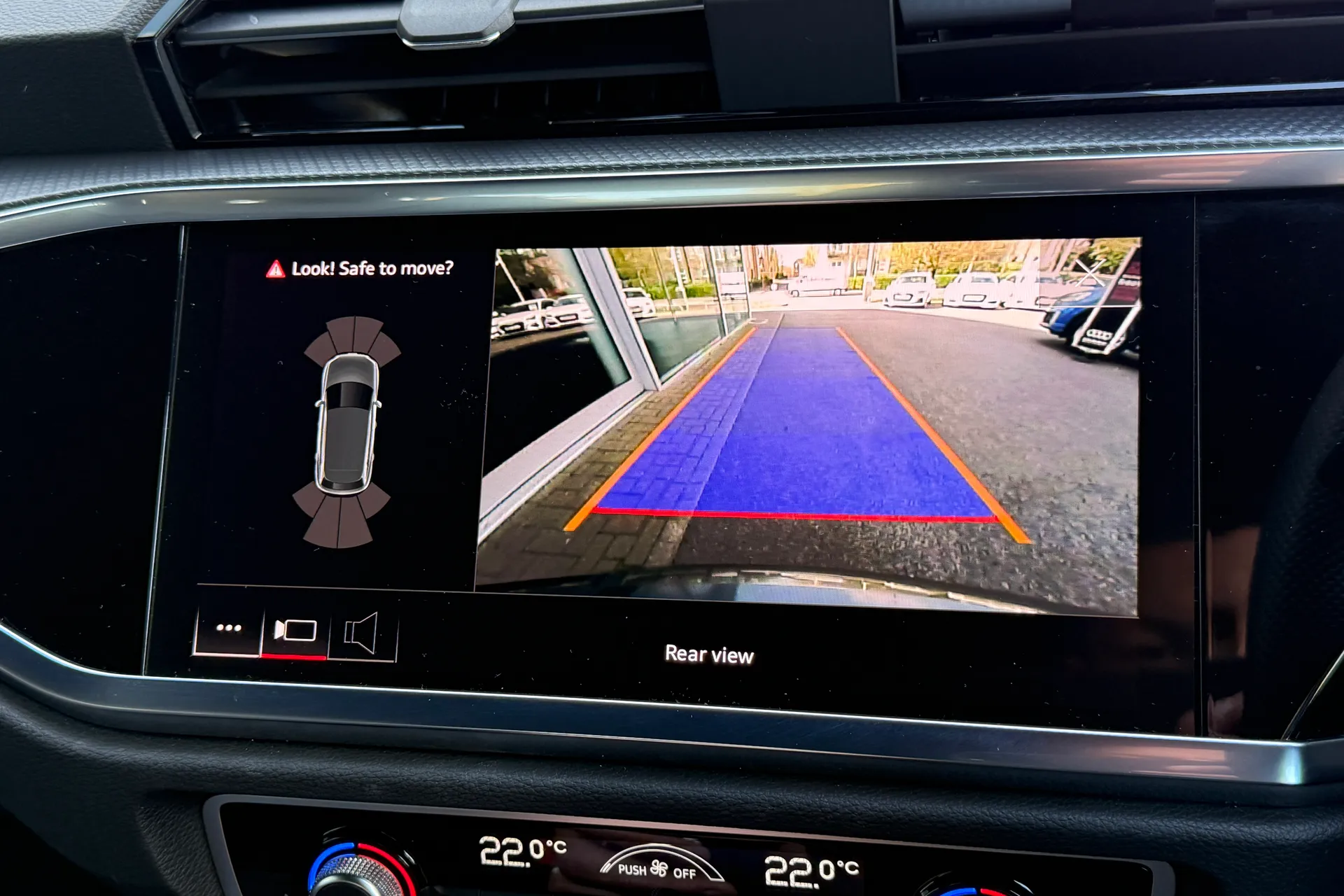 Audi Q3 thumbnail image number 5