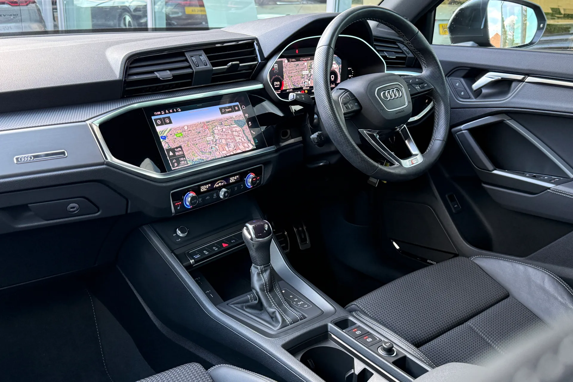 Audi Q3 thumbnail image number 50