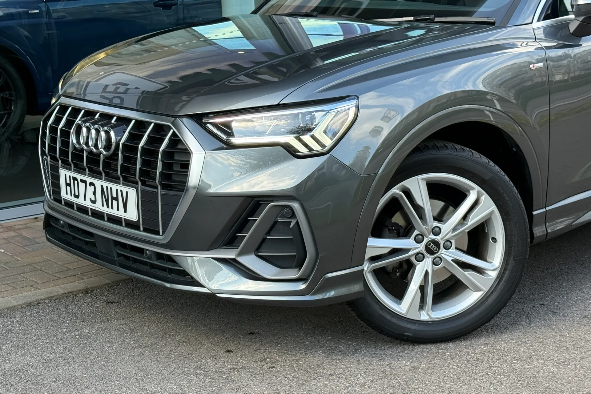 Audi Q3 thumbnail image number 57