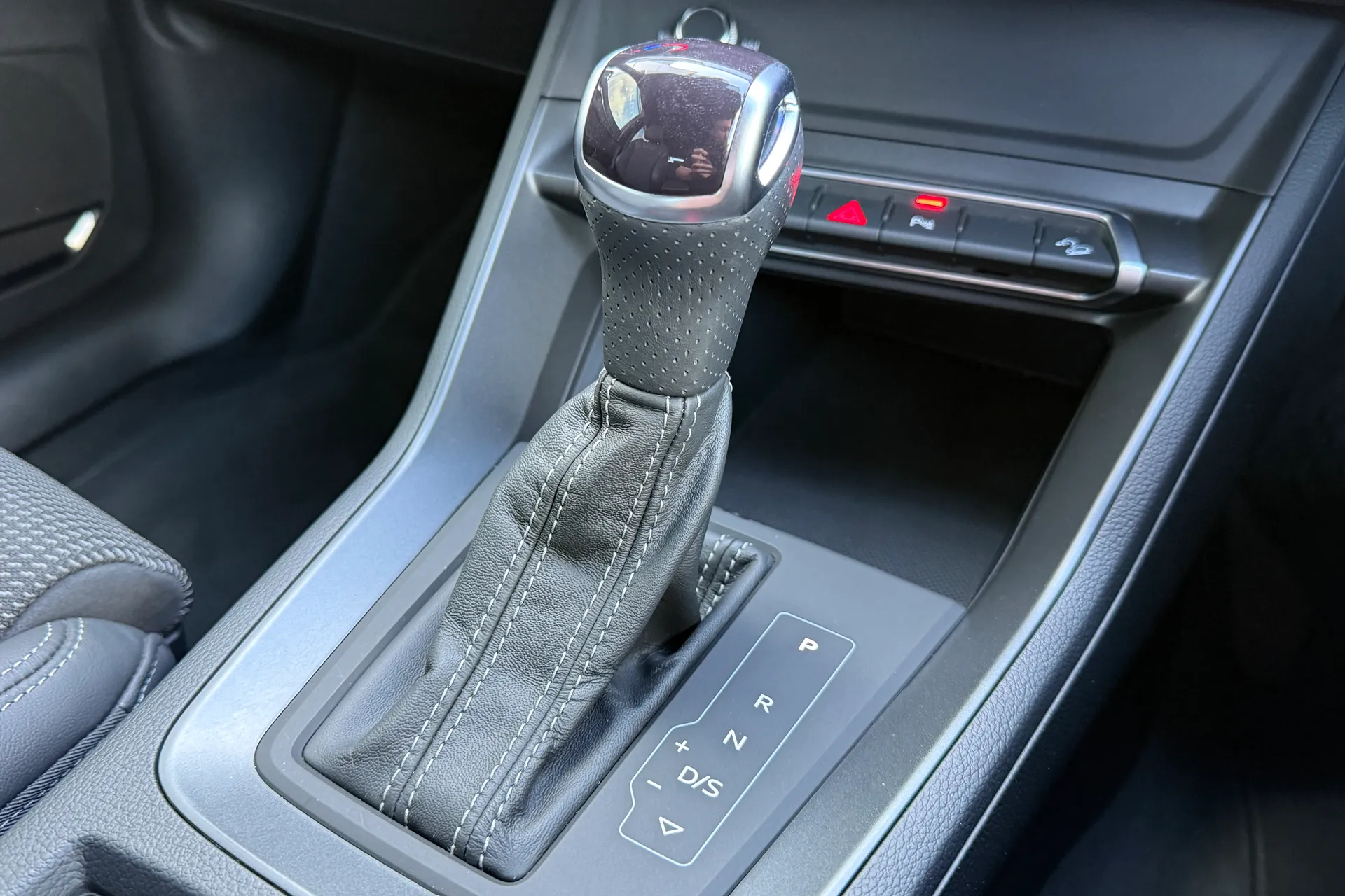 Audi Q3 thumbnail image number 19