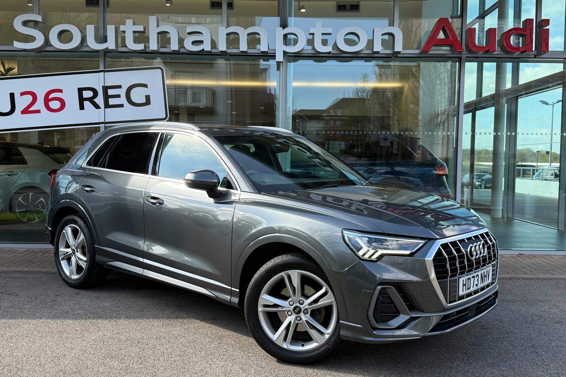 Audi Q3 thumbnail image number 60