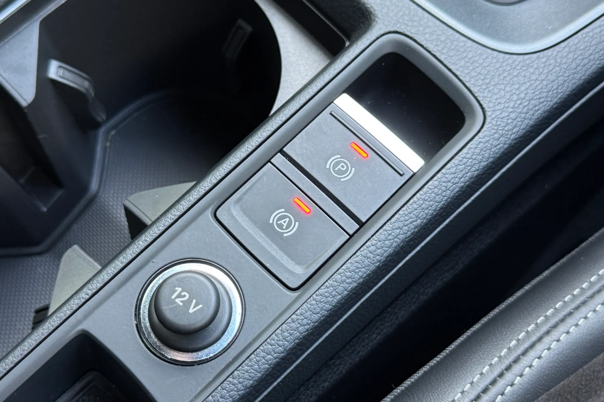 Audi Q3 thumbnail image number 21