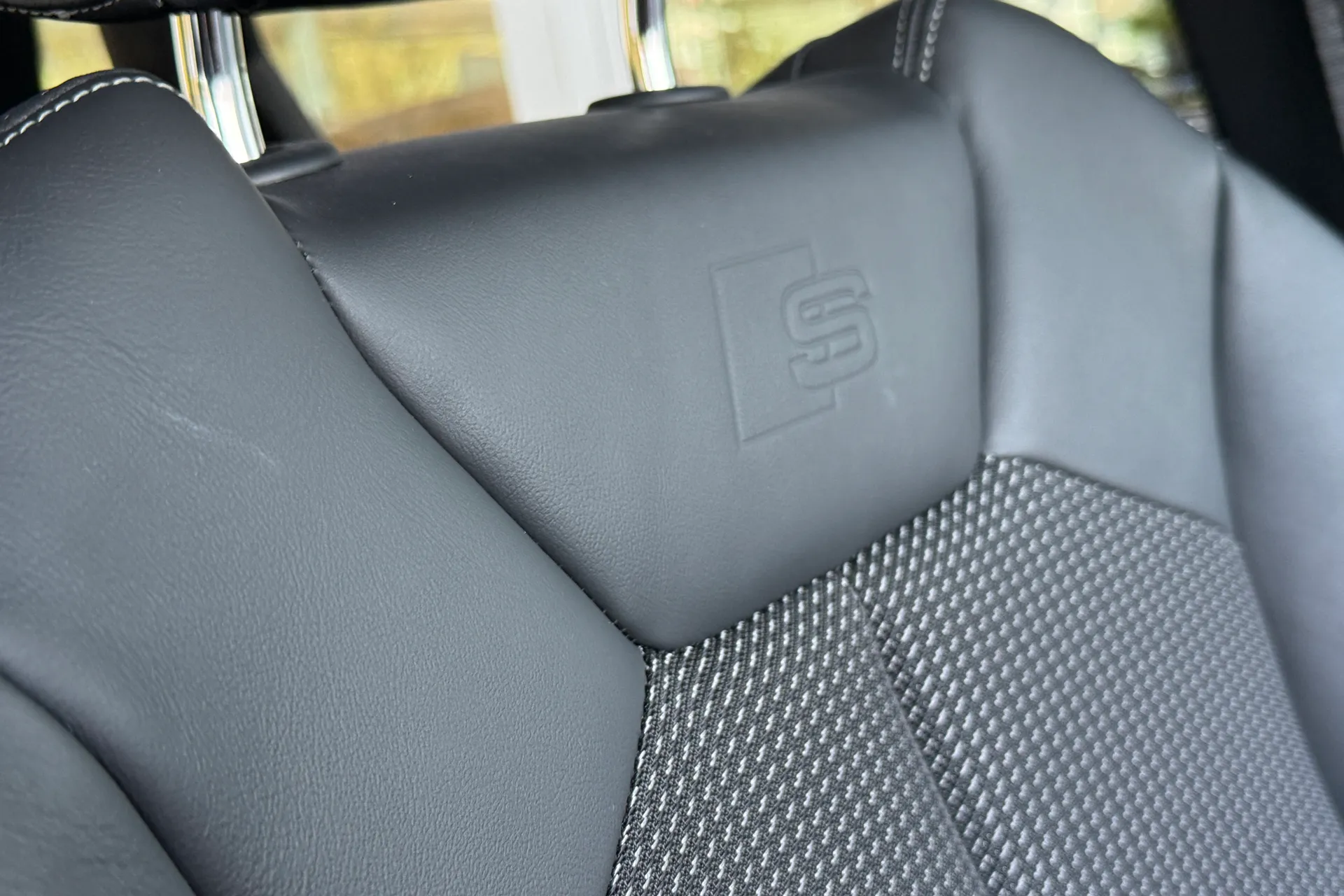 Audi Q3 thumbnail image number 26