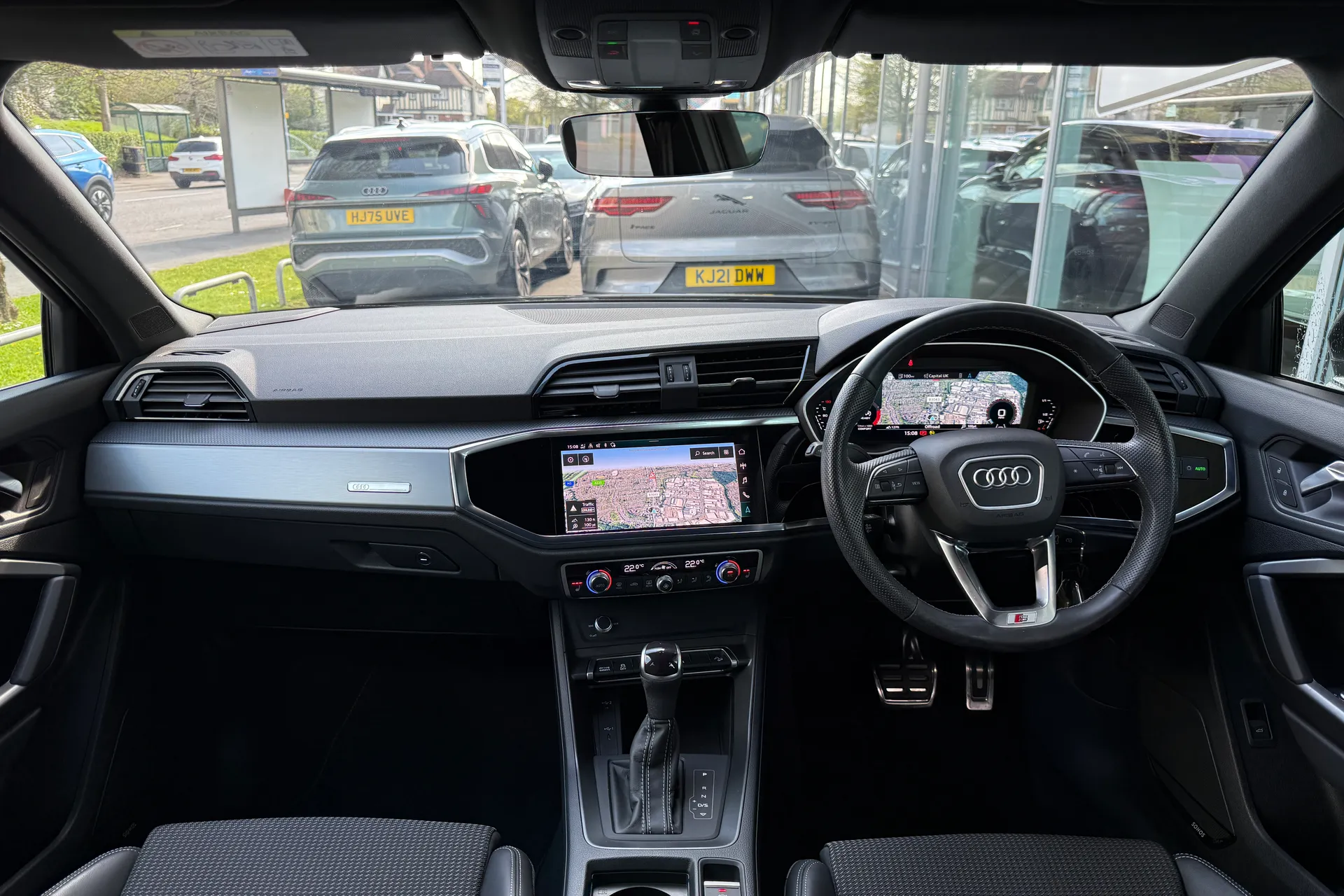 Audi Q3 thumbnail image number 3