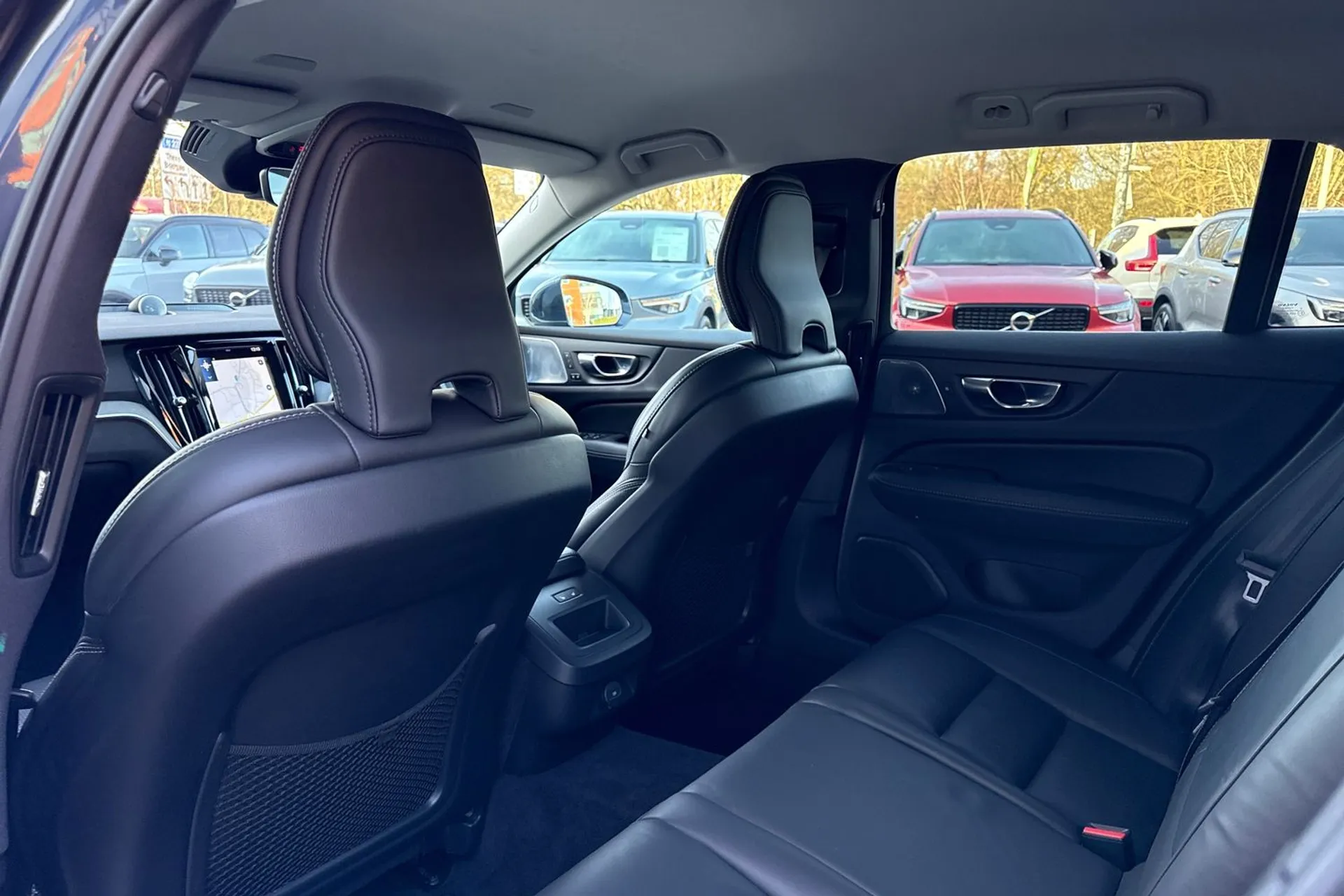 Volvo V60 thumbnail image number 31