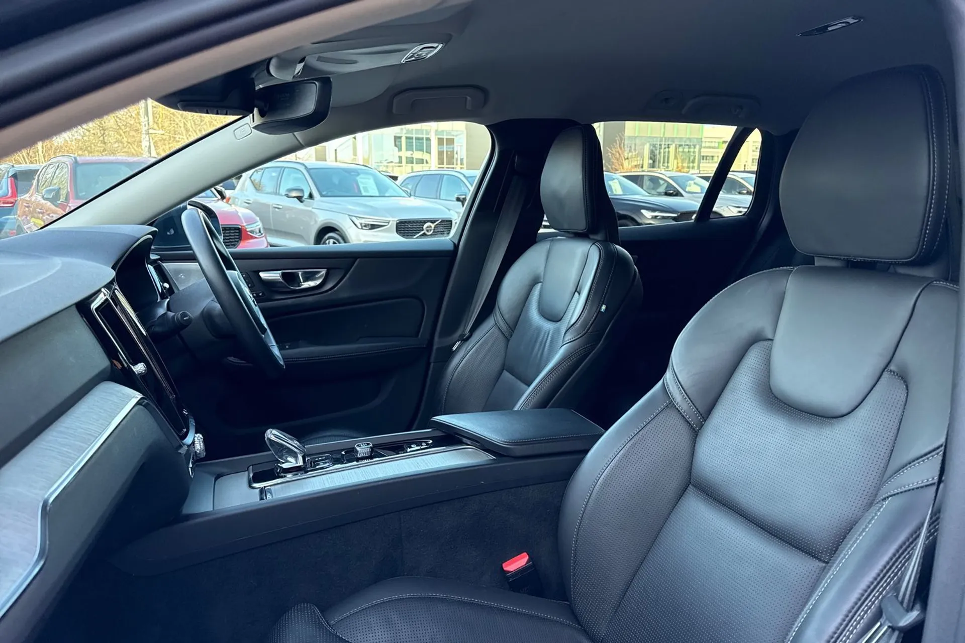 Volvo V60 thumbnail image number 28